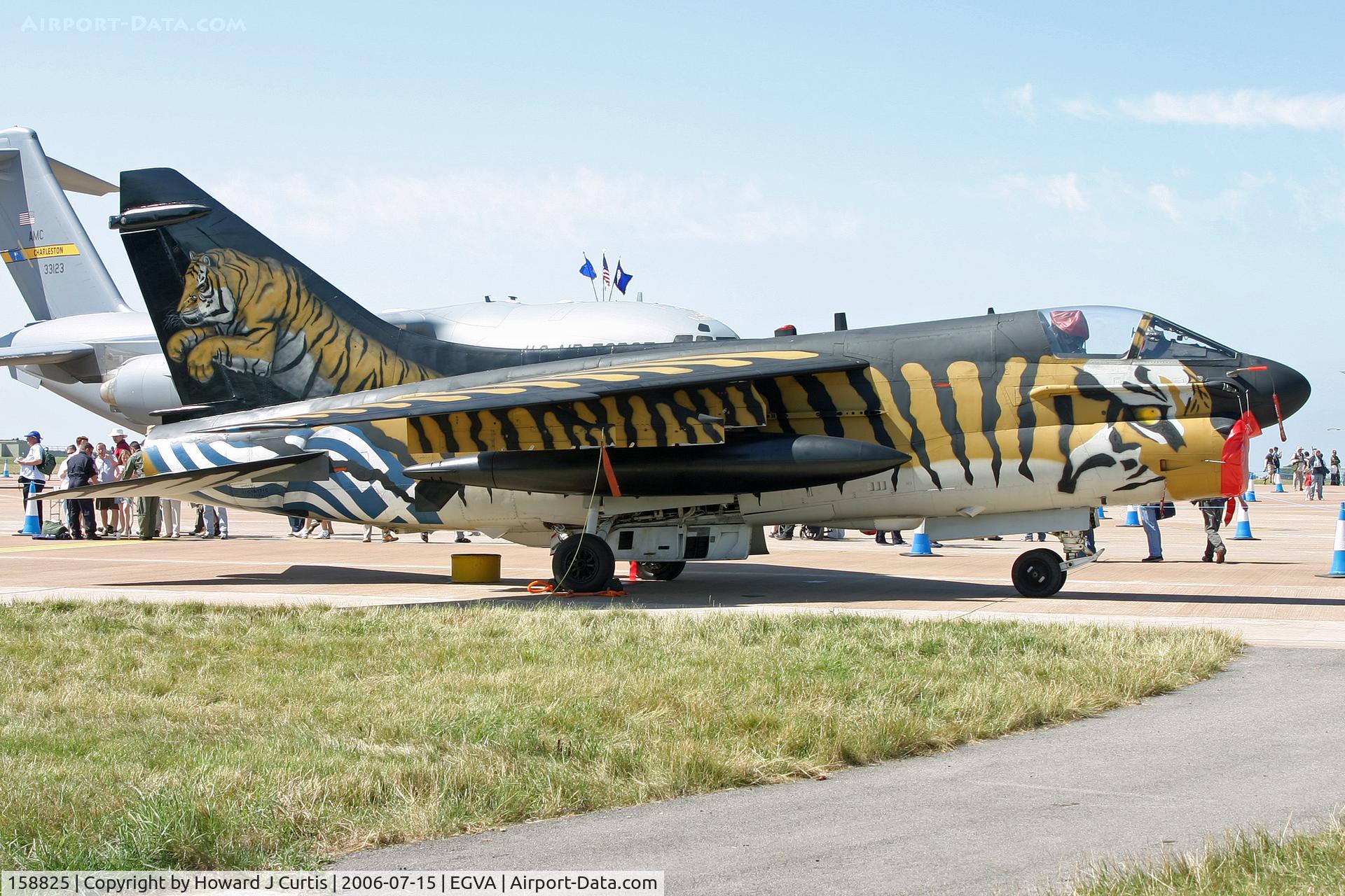 158825, LTV A-7E Corsair II C/N E-381, RIAT 2006; on static display. 335 MV/Hellenic AF. Tiger marks.