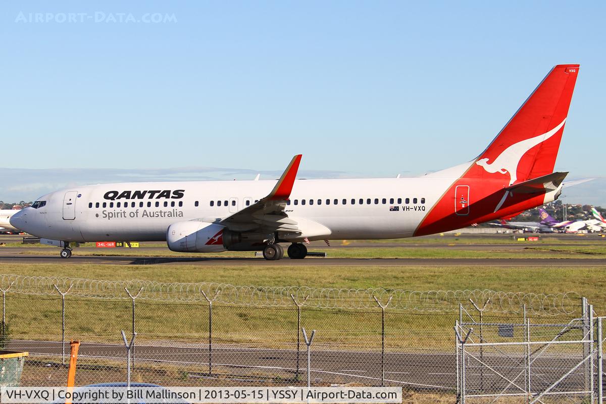 VH-VXQ, 2003 Boeing 737-838 C/N 33723, TAXI TO 34R