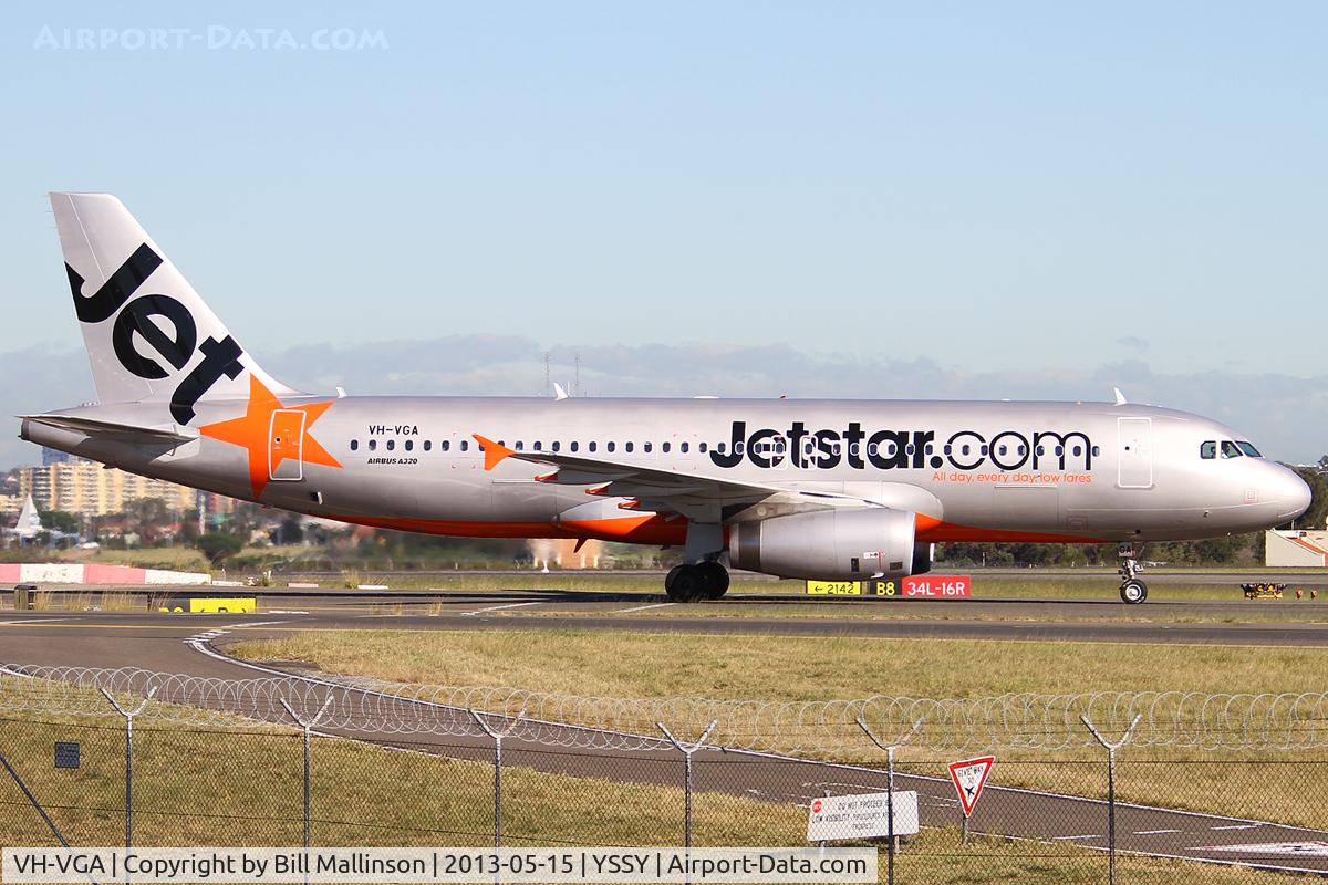 VH-VGA, 2011 Airbus A320-232 C/N 4899, TAXI FROM 34R