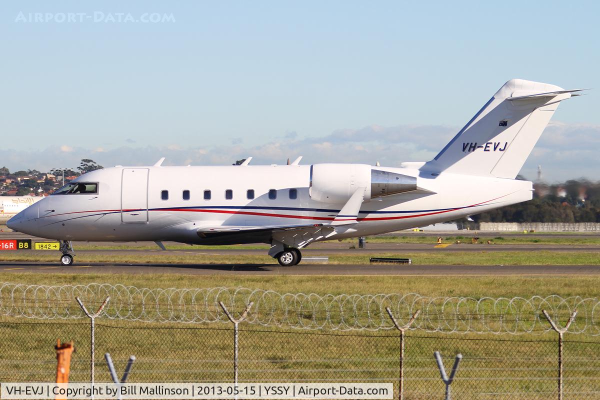 VH-EVJ, 1998 Bombardier Challenger 604 (CL-600-2B16) C/N 5370, TAXI TO 34R
