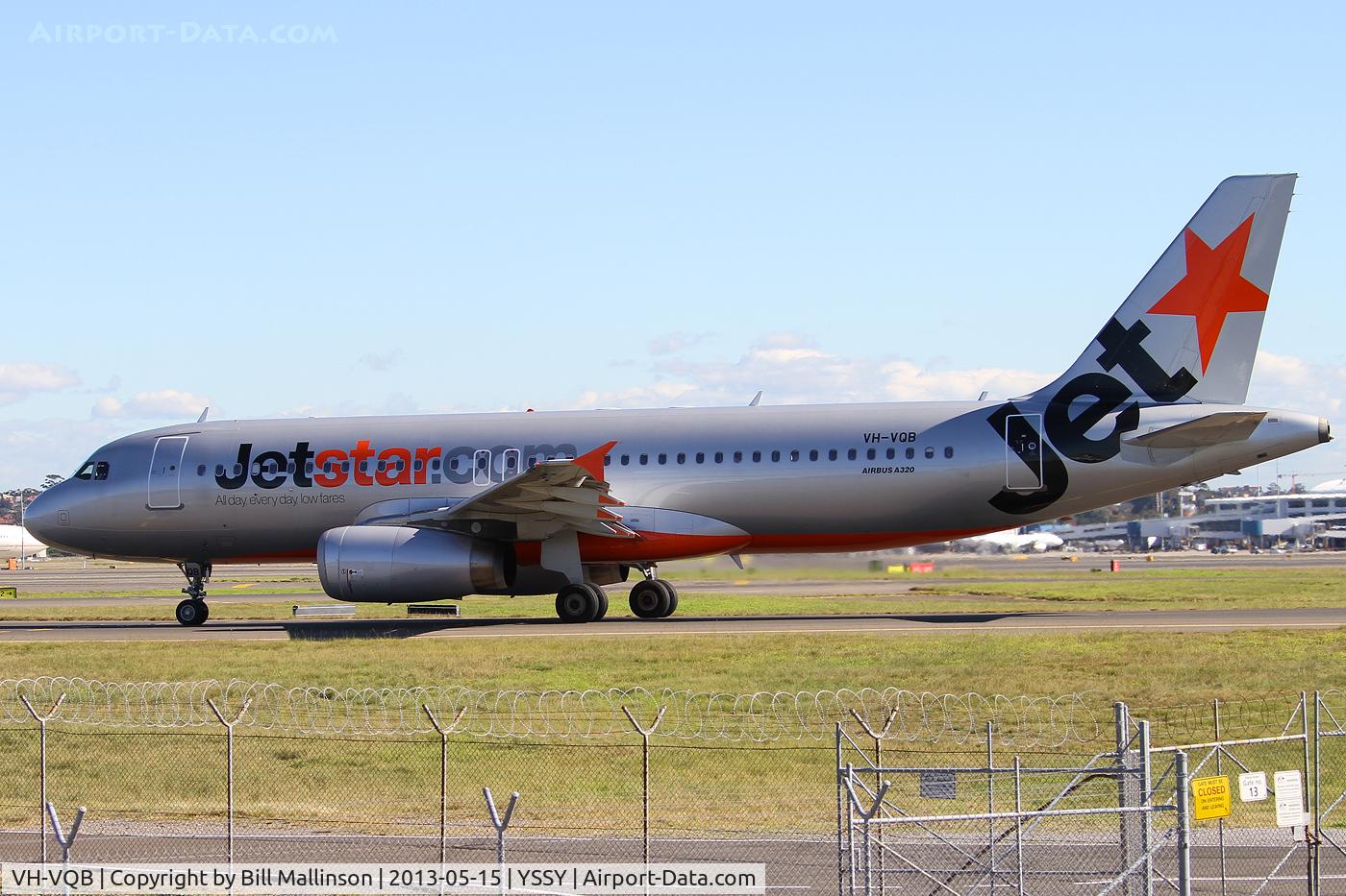 VH-VQB, 2009 Airbus A320-232 C/N 3743, TAXIING TO 34R