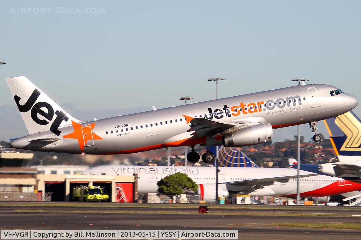 VH-VGR, 2010 Airbus A320-232 C/N 4257, AWAY FROM 34L
