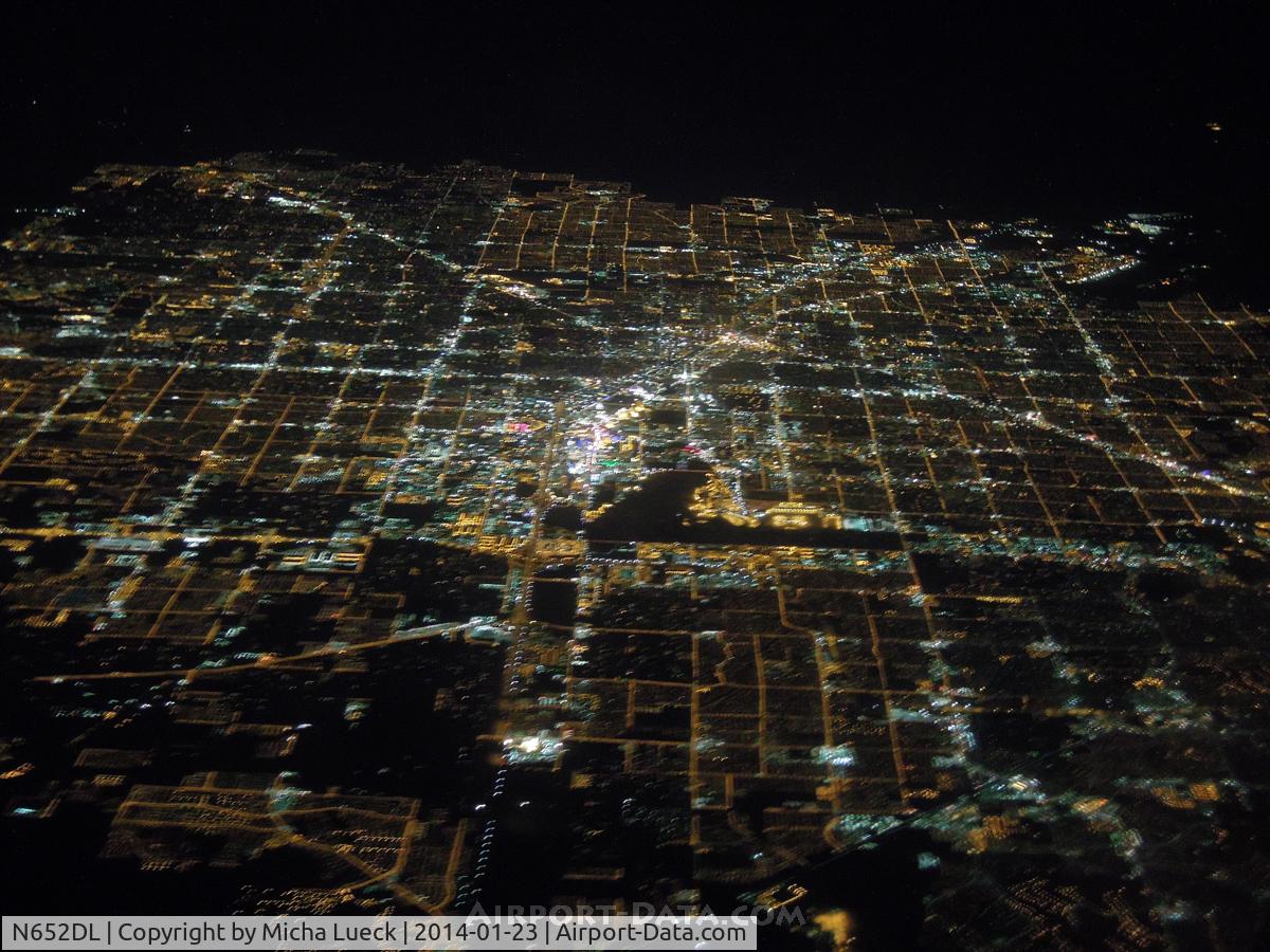 N652DL, 1989 Boeing 757-232 C/N 24392, Las Vegas (McCarran airport is the dark L-shaped area)