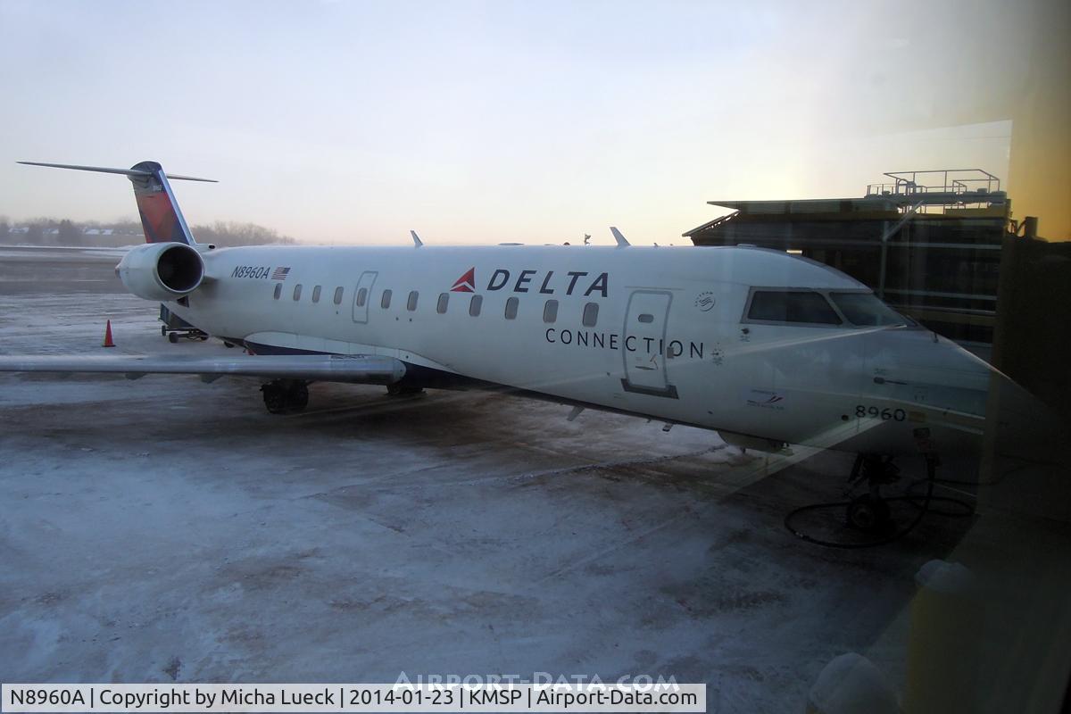 N8960A, 2004 Bombardier CRJ-200 (CL-600-2B19) C/N 7960, At Minneapolis - St Paul
