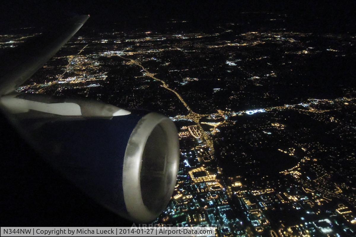 N344NW, 1993 Airbus A320-212 C/N 388, Climbing out of MSP, enroute to LAX