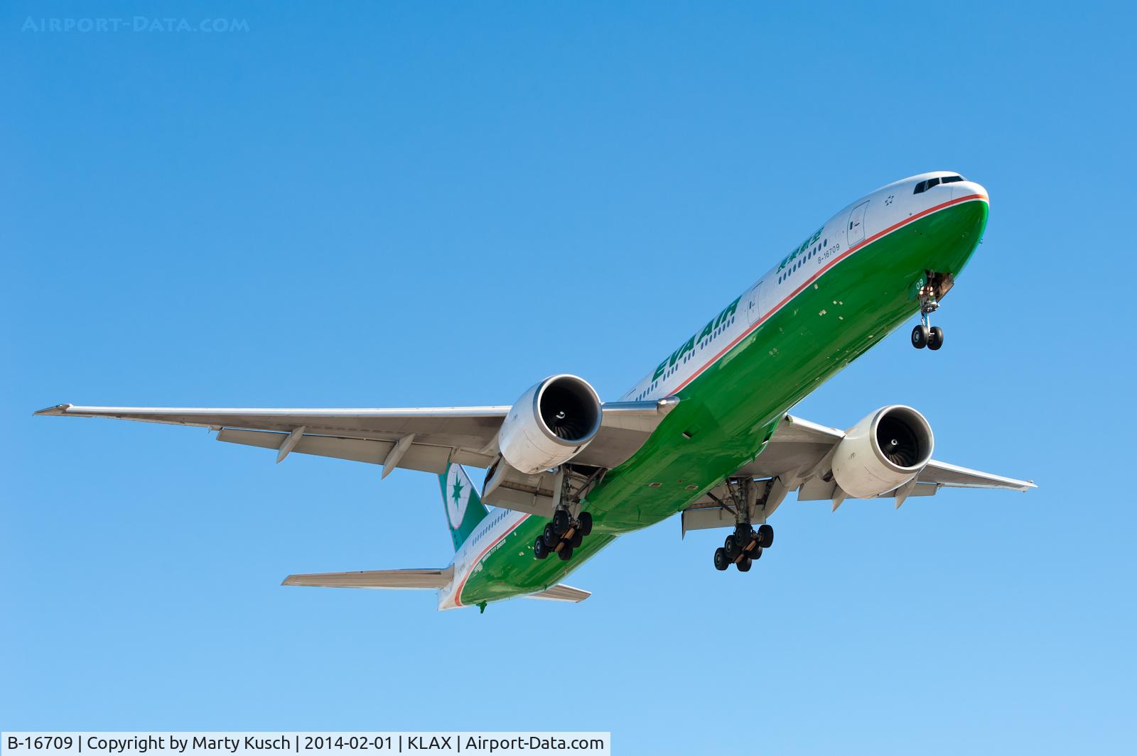 B-16709, 2007 Boeing 777-35E/ER C/N 33753, Arrival Runway 24R