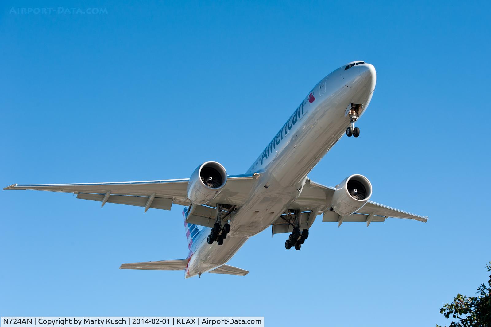 N724AN, 2013 Boeing 777-323/ER C/N 31548, Arrival Runway 24R