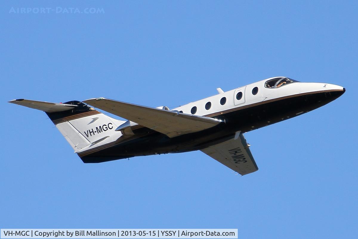 VH-MGC, 1995 Beech 400A Beechjet C/N RK-97, AWAY FROM 34L