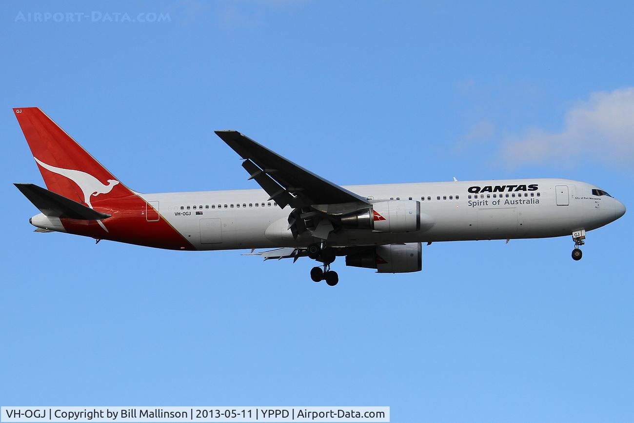 VH-OGJ, 1991 Boeing 767-338/ER C/N 25274, FINALS TO 21