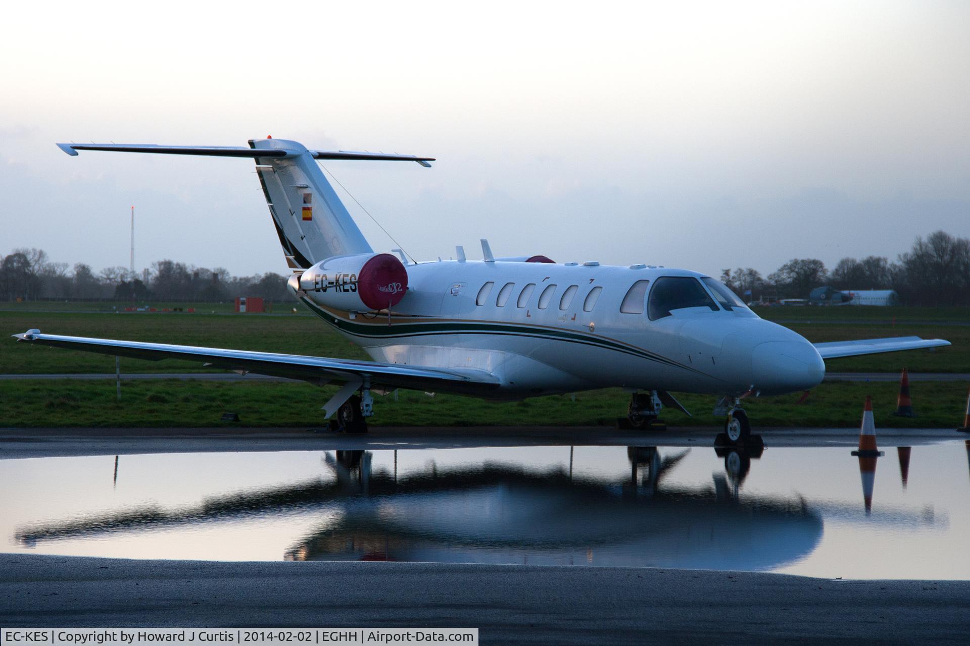 EC-KES, 2003 Cessna 525A CitationJet CJ2 C/N 525A-0155, Making some interesting reflections in the pre dawn light.