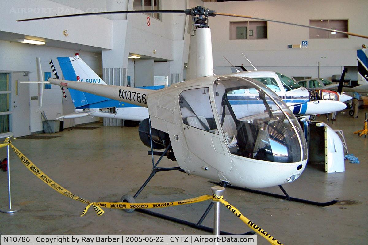 N10786, 1993 Robinson R22 Beta C/N 2267, Robinson R-22 Beta [2267] Toronto-City Centre Airport~C 22/06/2005