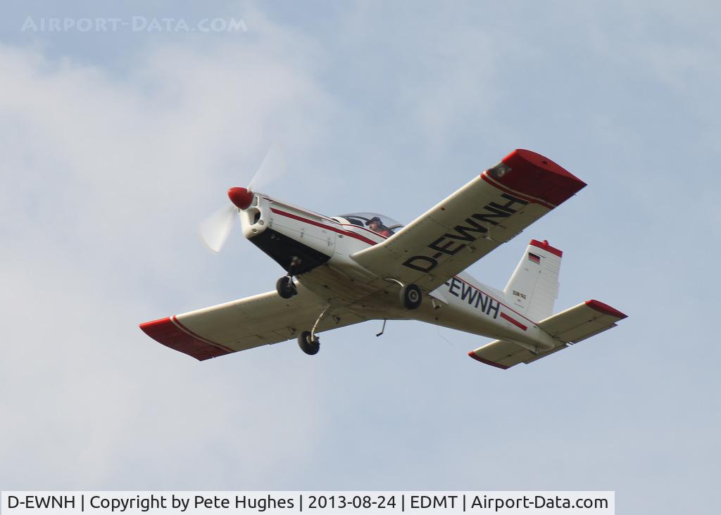D-EWNH, 1989 Zlin Z-142 C/N 0494, D-EWNH Zlin 142 departing Tankosh 2013