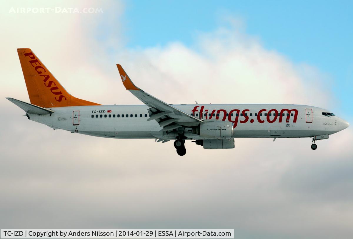 TC-IZD, 2001 Boeing 737-83N C/N 32348, On final for 19L,
