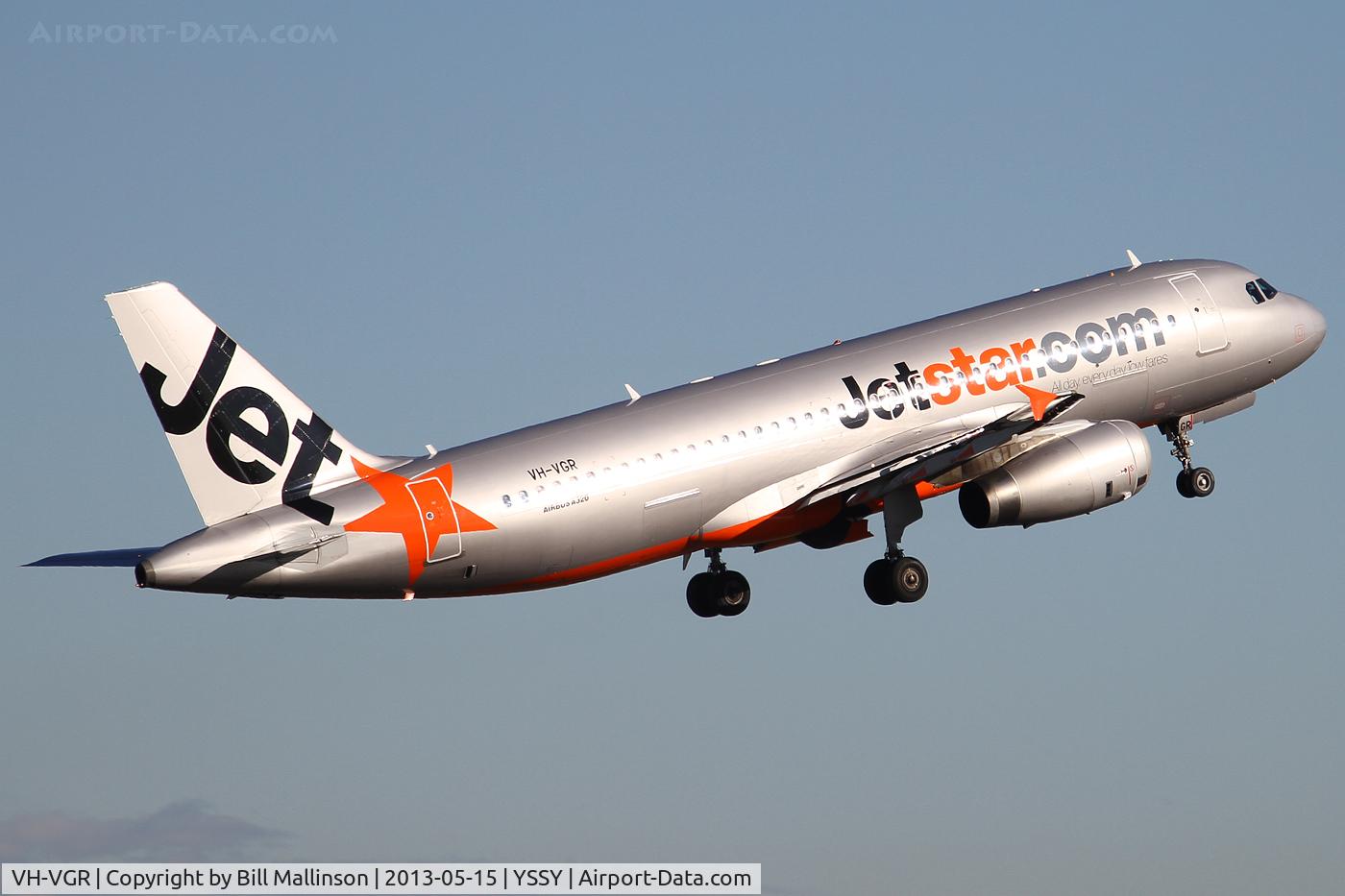 VH-VGR, 2010 Airbus A320-232 C/N 4257, AWAY FROM 34L