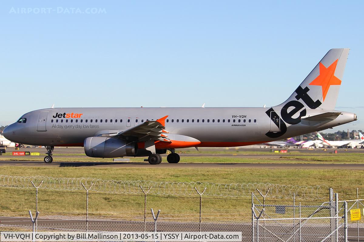 VH-VQH, 2006 Airbus A320-232 C/N 2766, TAXIING