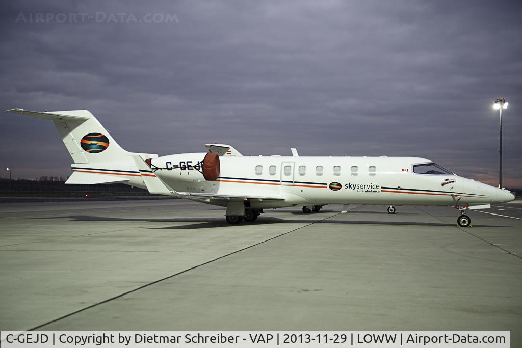 C-GEJD, 2001 Learjet 45 C/N 166, Skyservice Learjet 45