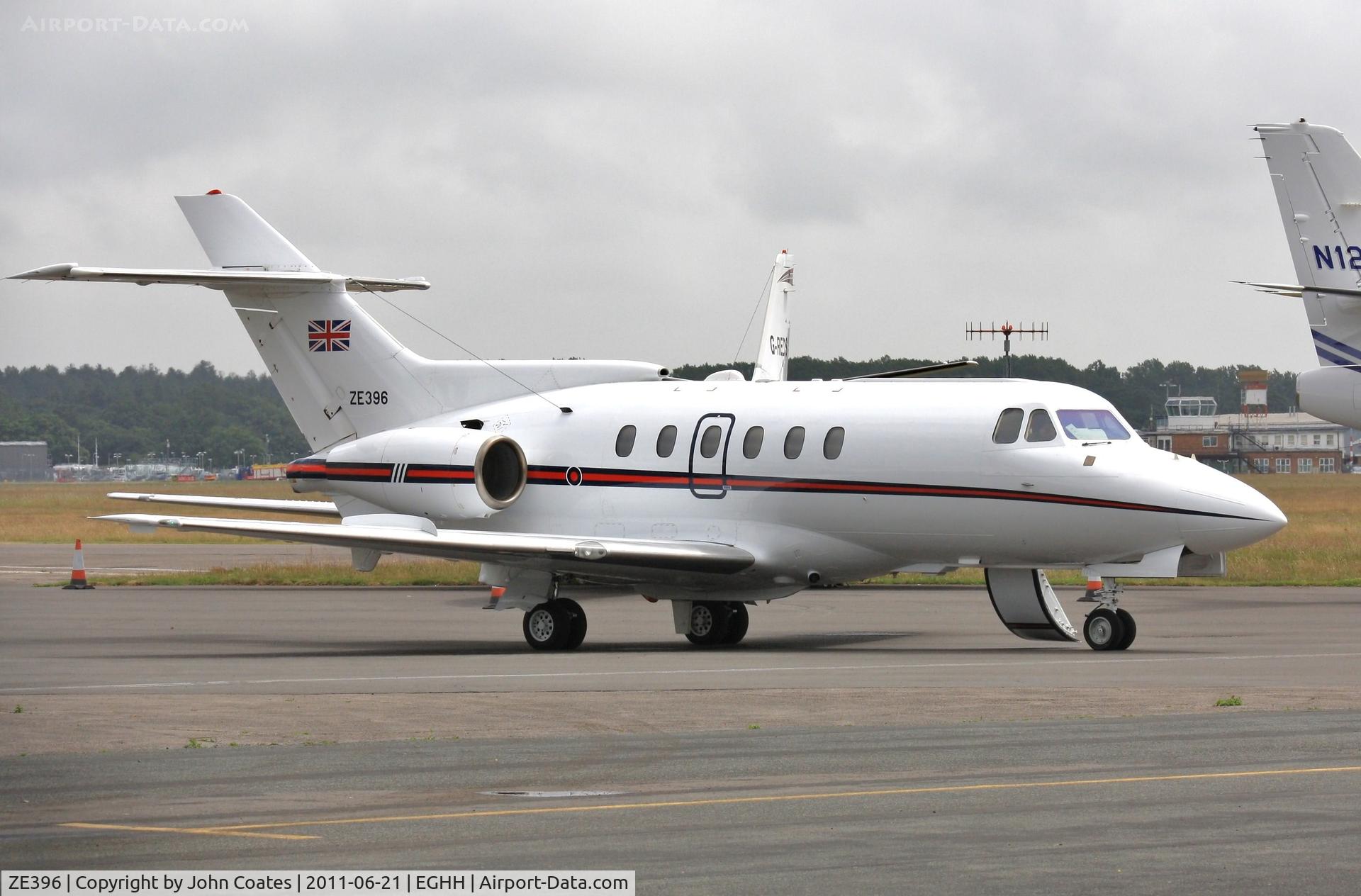 ZE396, British Aerospace BAe-125 CC.3 C/N 257211, At Signatures