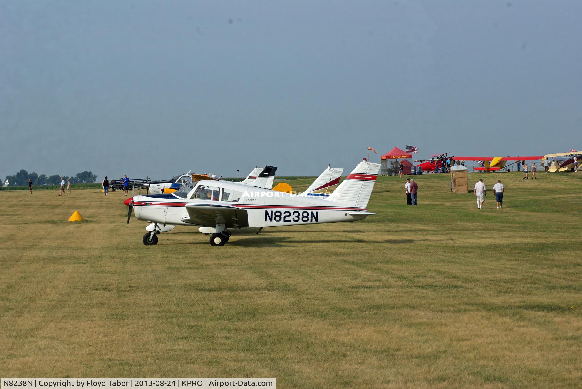 N8238N, 1969 Piper PA-28-140 C/N 28-25445, Fly Iowa 2013