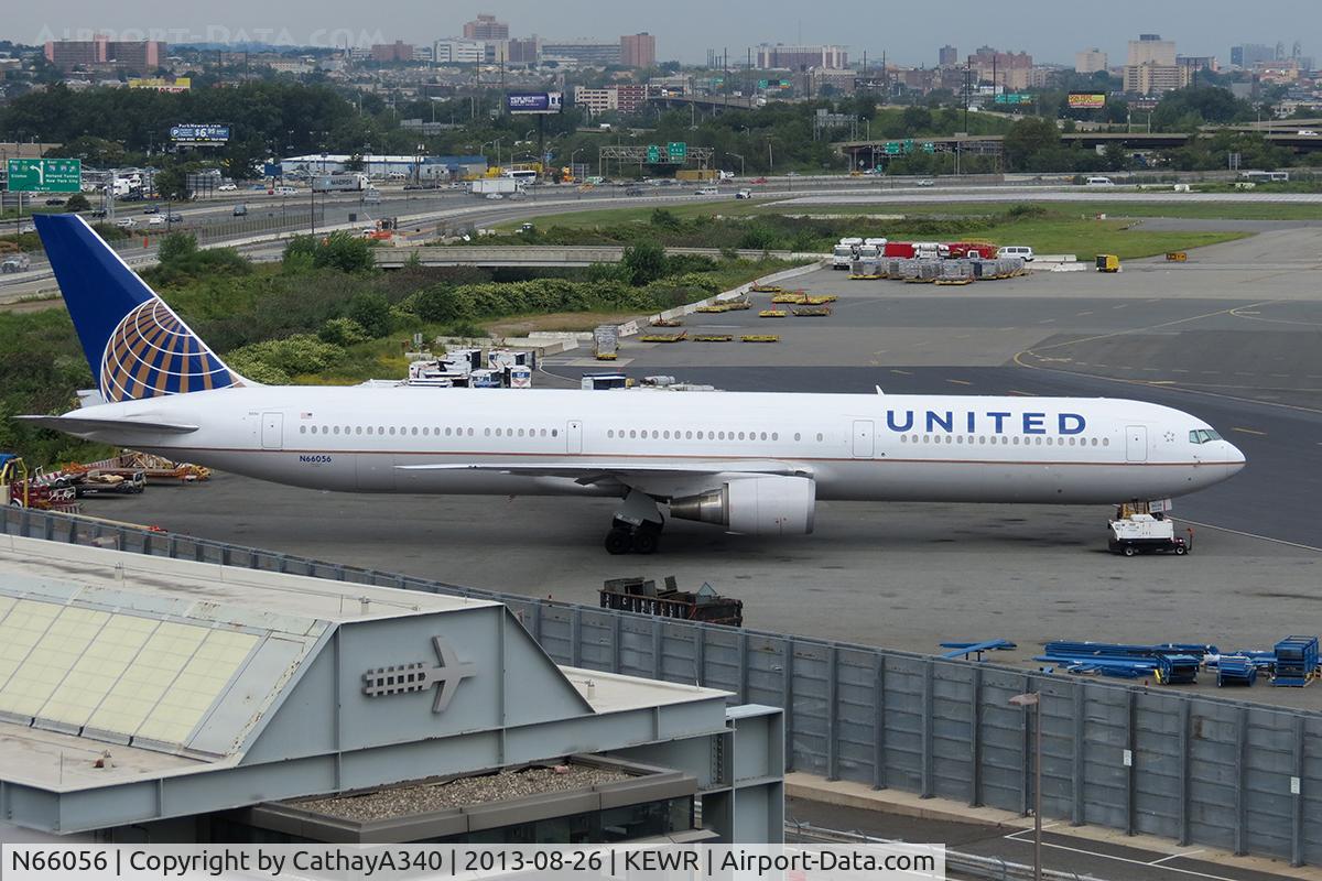 N66056, 2001 Boeing 767-424/ER C/N 29451, Sitting on the tarmac near Terminal C