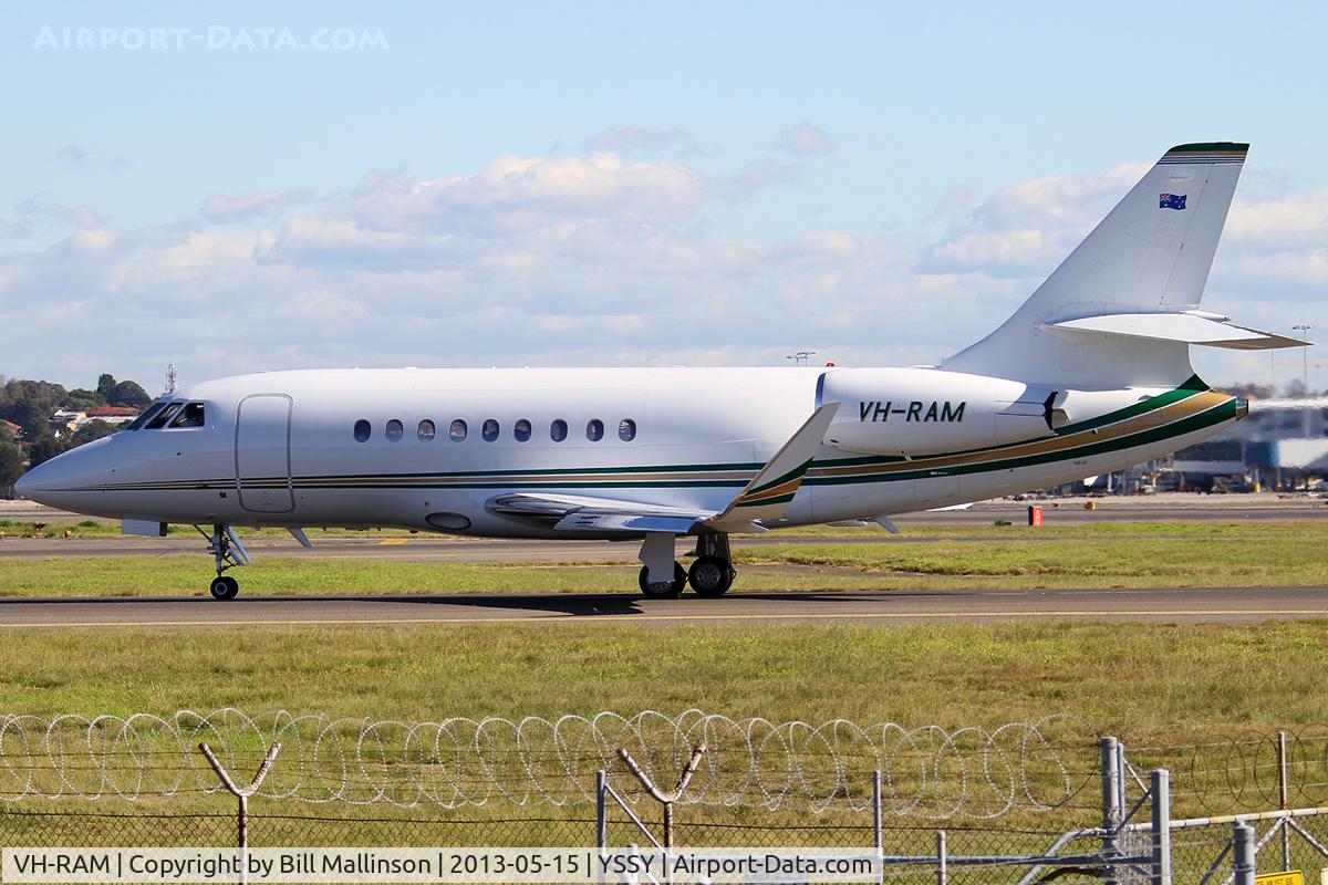 VH-RAM, 2008 Dassault Falcon 2000EX C/N 162, TAXIING