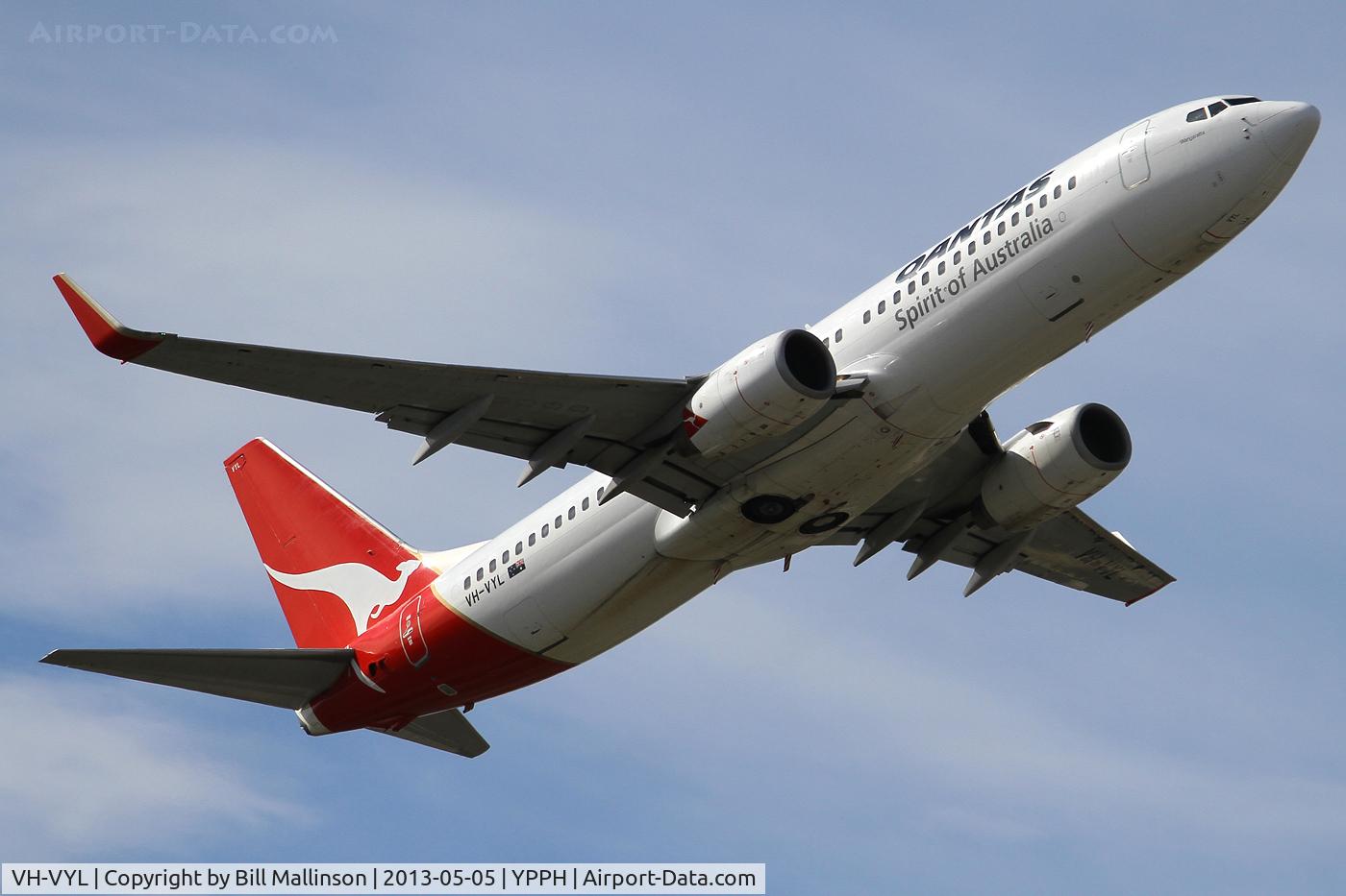 VH-VYL, 2008 Boeing 737-838 C/N 34184, AWAY FROM 03