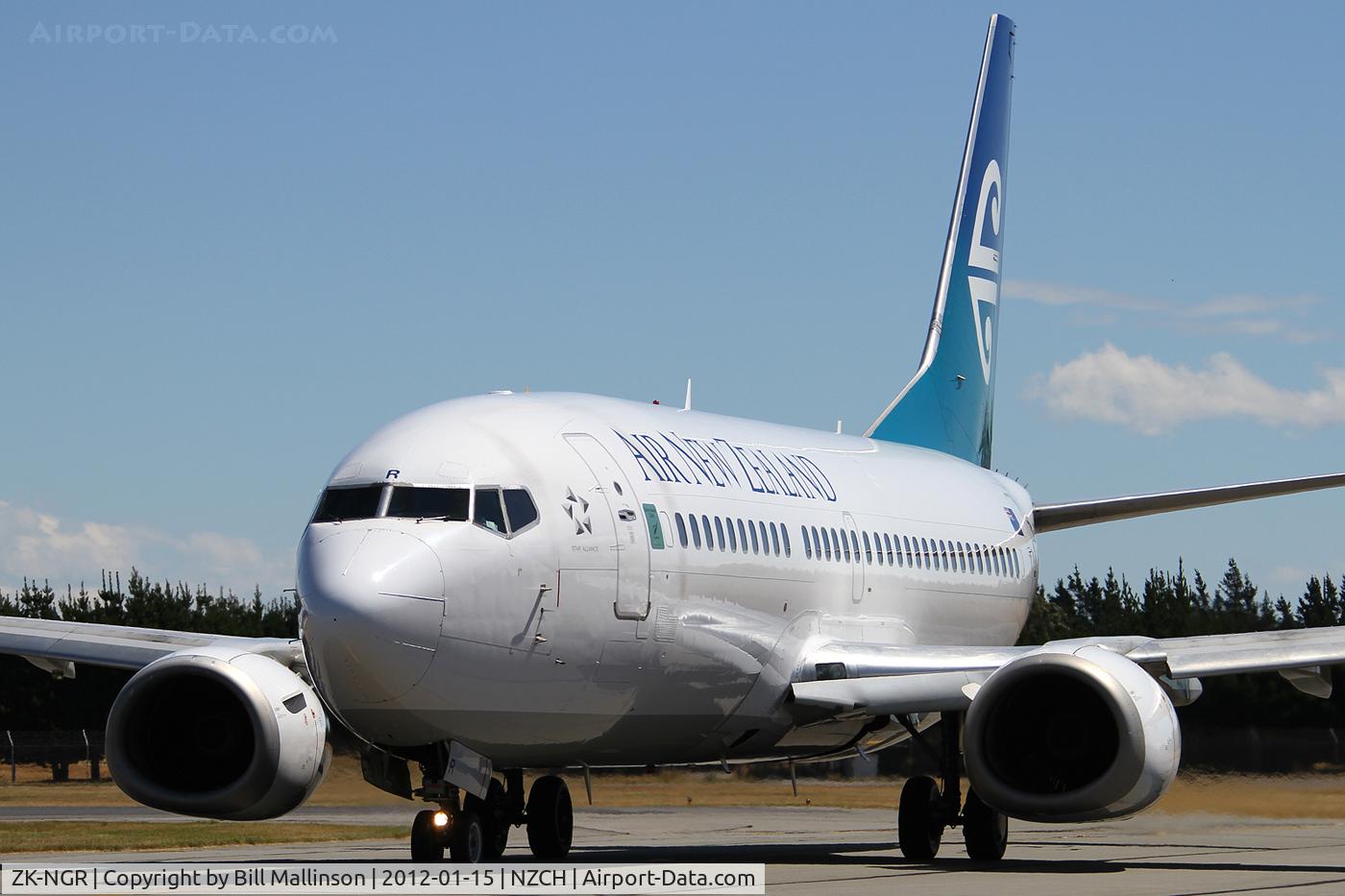 ZK-NGR, 1998 Boeing 737-33A C/N 27460, TAXI FROM 29