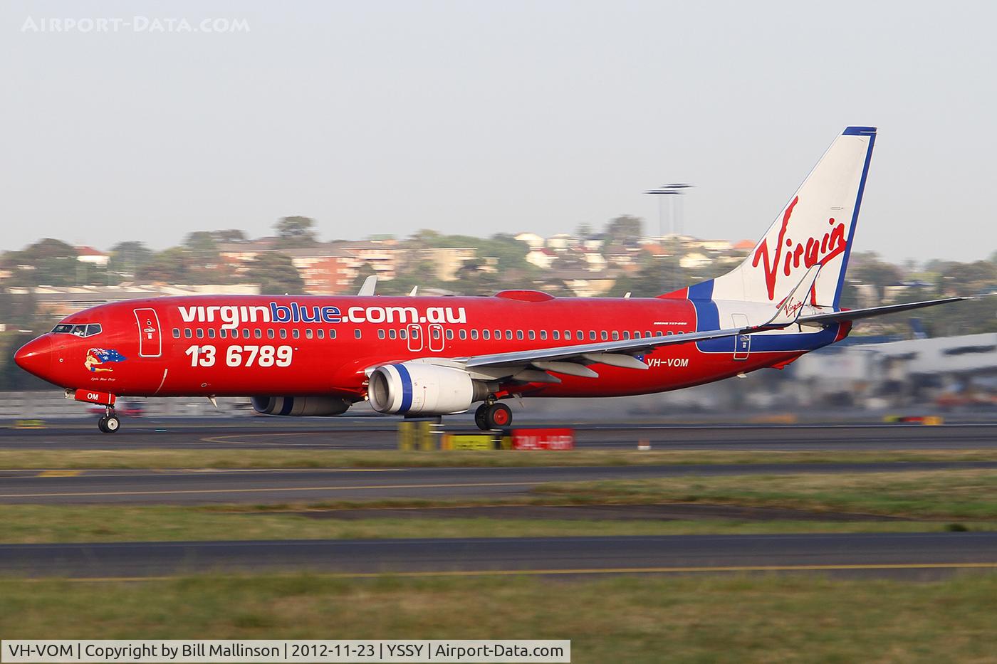VH-VOM, 2003 Boeing 737-8FE C/N 33794, ROLLING ON 16R