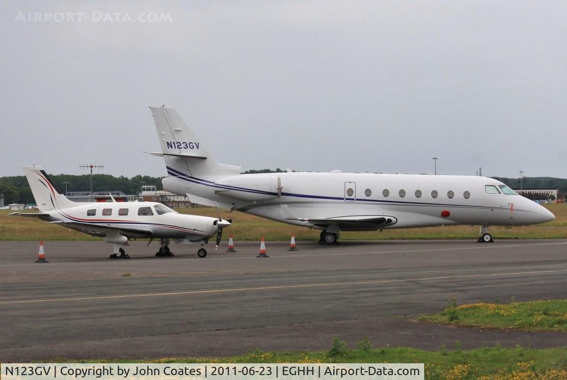N123GV, 2001 Israel Aircraft Industries IAI-1126 Galaxy C/N 043, Parked at Signatures - with N10522