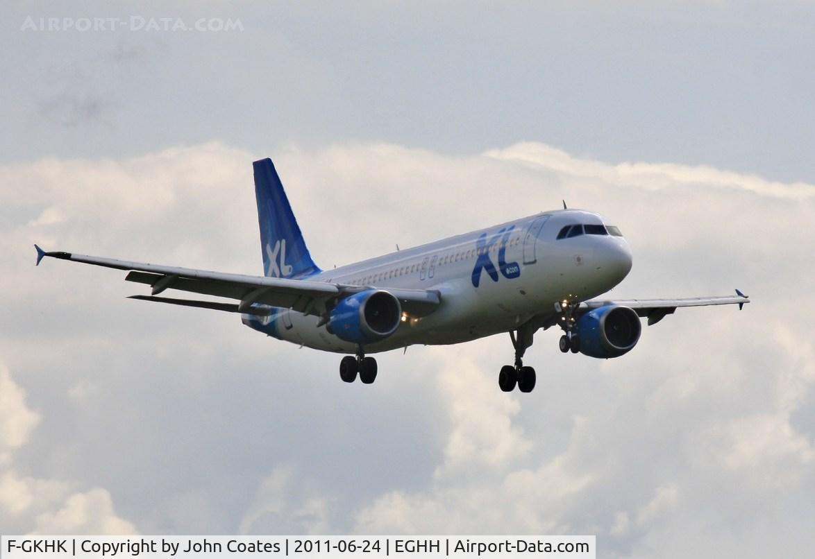 F-GKHK, 1992 Airbus A320-212 C/N 343, On approach to 26