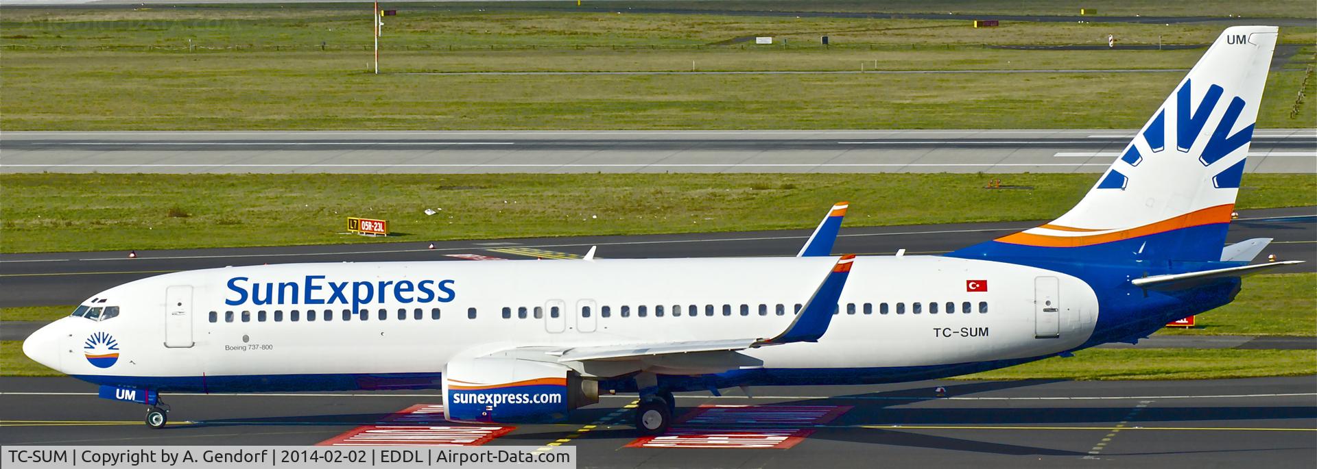 TC-SUM, 1999 Boeing 737-85F C/N 28826, Sun Express, seen here taxiing at Düsseldorf Int'l(EDDL)