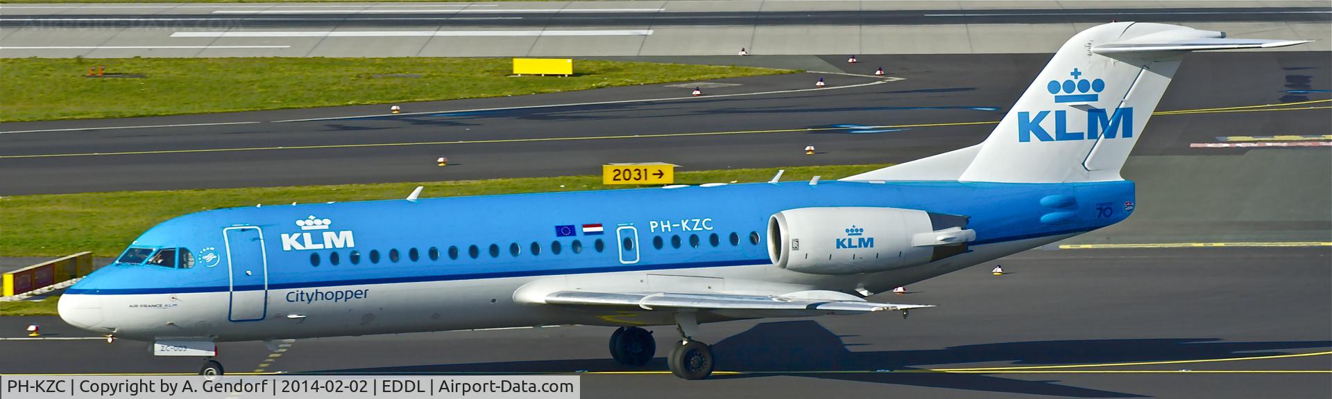 PH-KZC, 1996 Fokker 70 (F-28-0070) C/N 11566, KLM Cityhopper, is here taxiing to the gate at Düsseldorf Int'l(EDDL)