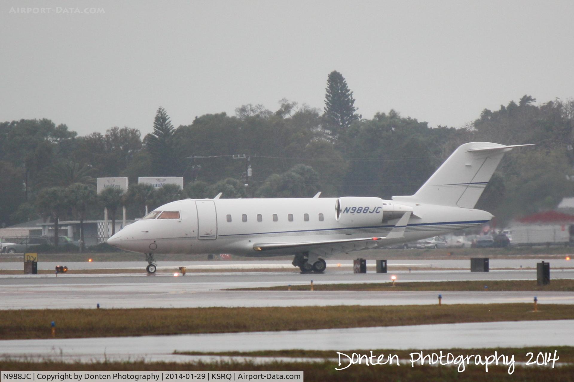 N988JC, 2013 Bombardier Challenger 604 (CL-600-2B16) C/N 5492, Bombardier Challenger 600 (N988JC) taxis at Sarasota-Bradenton International Airport