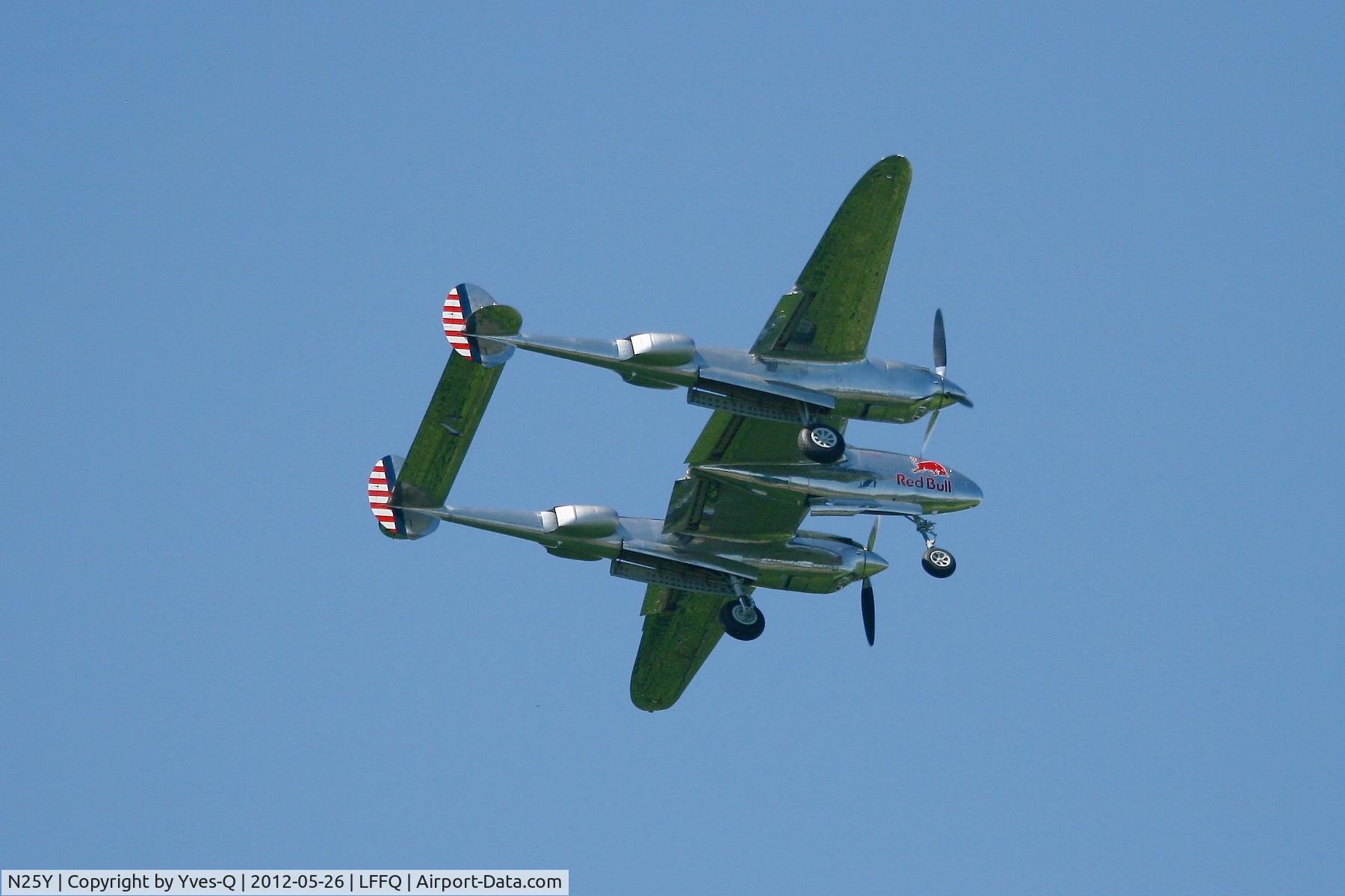 N25Y, 1944 Lockheed P-38L-5LO Lightning C/N AF44-53254, Lockheed P-38L Lightning (N25Y) , La Ferté-Alais Airfield (LFFQ) Air Show 2012