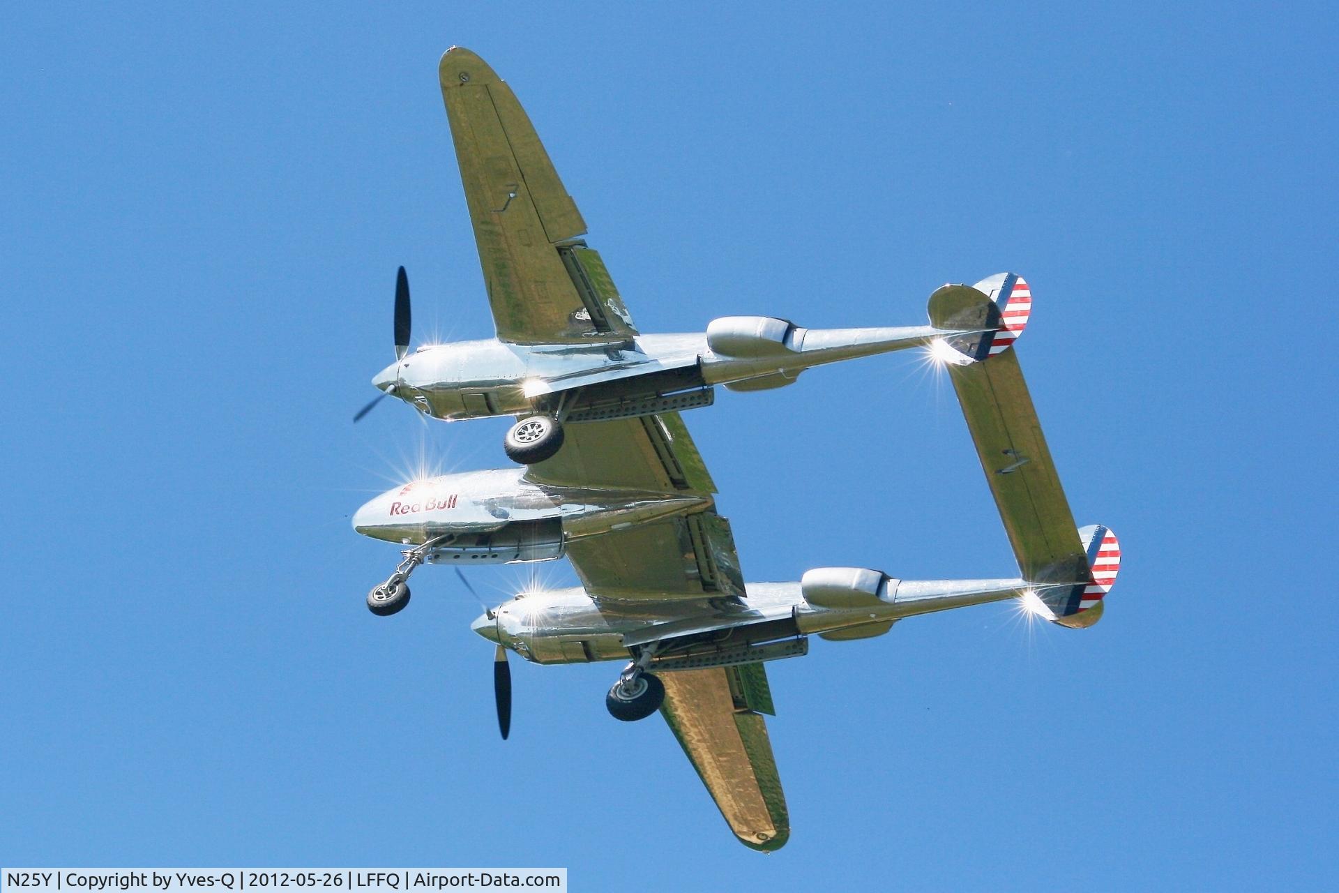N25Y, 1944 Lockheed P-38L-5LO Lightning C/N AF44-53254, Lockheed P-38L Lightning (N25Y) , La Ferté-Alais Airfield (LFFQ) Air Show 2012