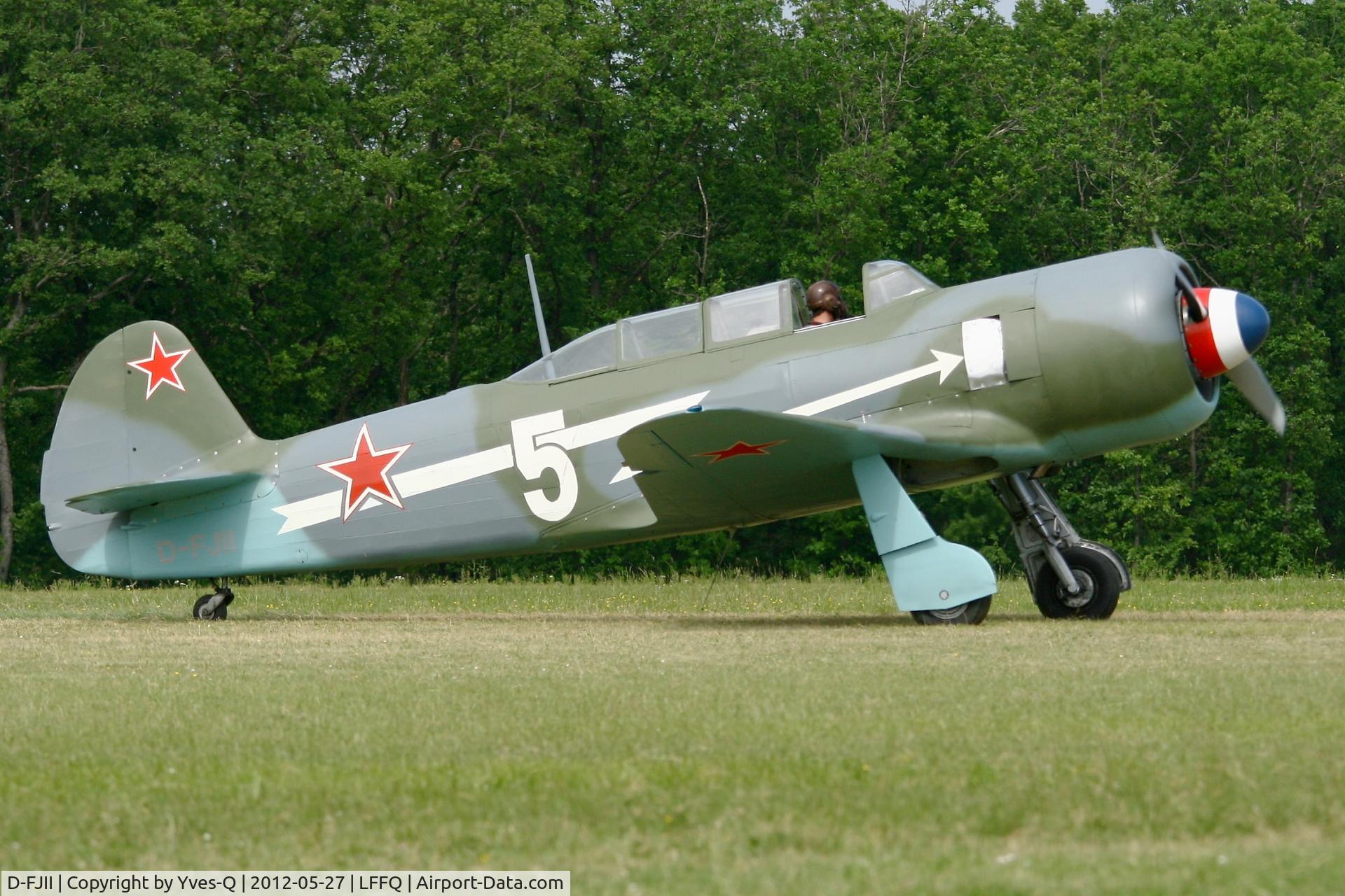D-FJII, Yakovlev Yak-11 C/N Y-5434, Yakovlev Yak-11, La Ferté-Alais Airfield (LFFQ) Air show 2012