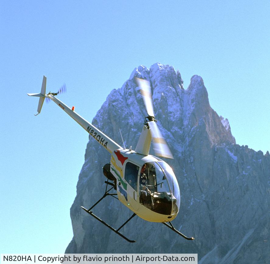 N820HA, 1991 Robinson R22 BETA C/N 1820, Hans Zieglgruber was the original owner from 1992 to 1998
Then Kuno Moroder got it from him