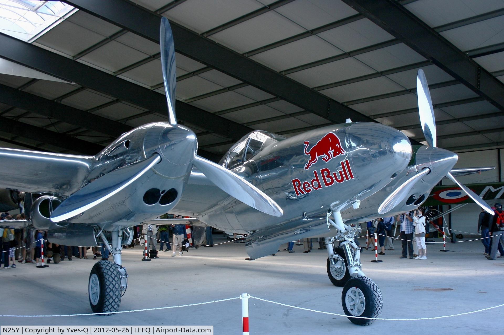 N25Y, 1944 Lockheed P-38L-5LO Lightning C/N AF44-53254, Lockheed P-38L Lightning (N25Y) , La Ferté-Alais Airfield (LFFQ) Air Show 2012