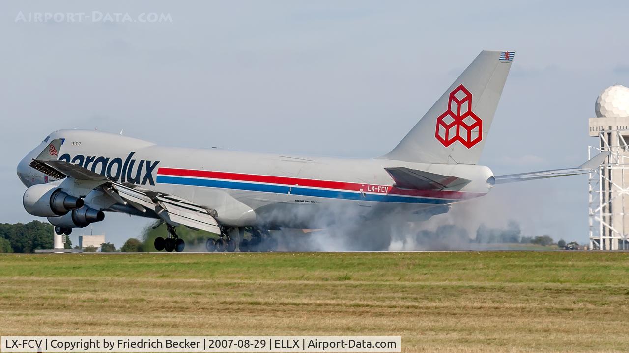 LX-FCV, 1993 Boeing 747-4R7F C/N 25866, smoky touchdown at Luxembourg