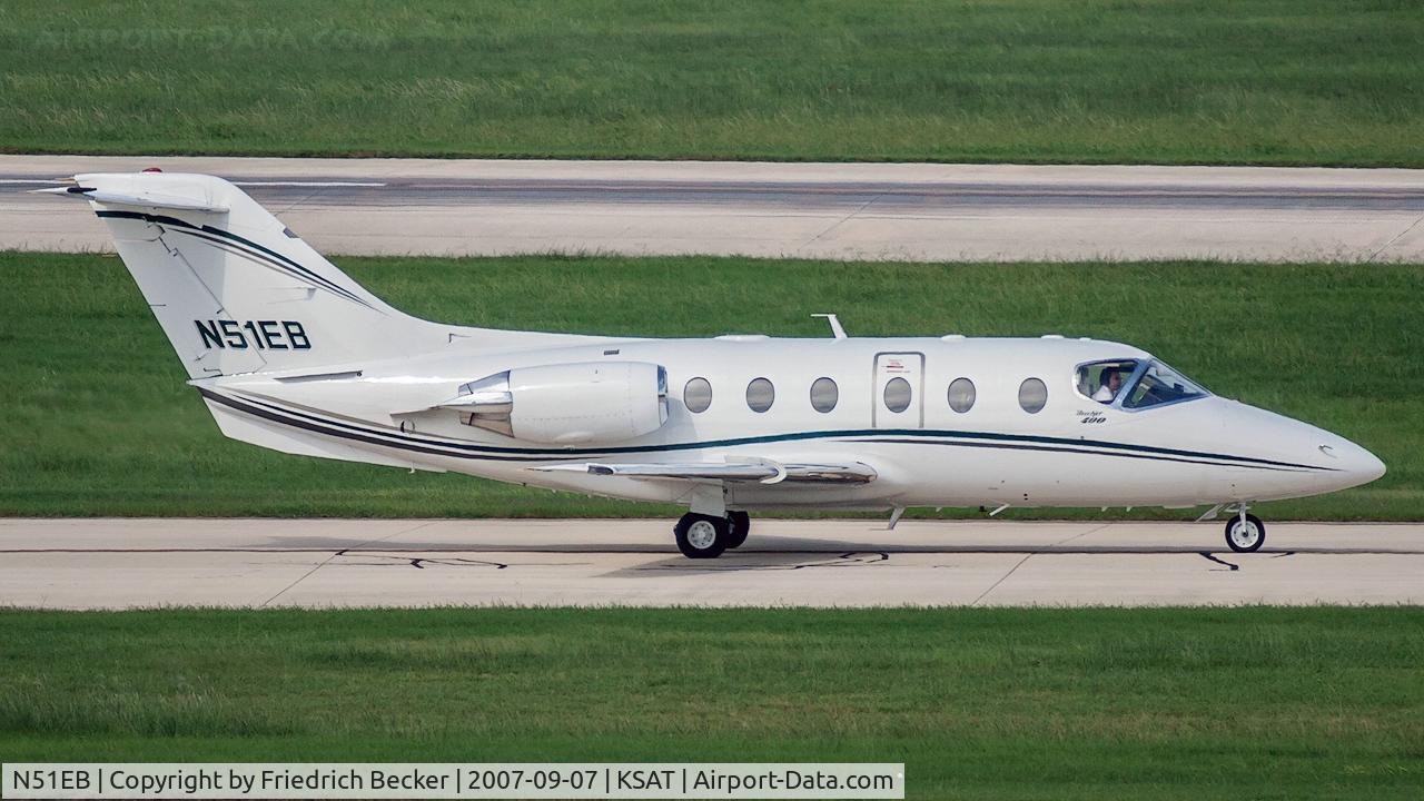 N51EB, 1987 Beech 400 Beechjet C/N RJ-28, taxying to the active