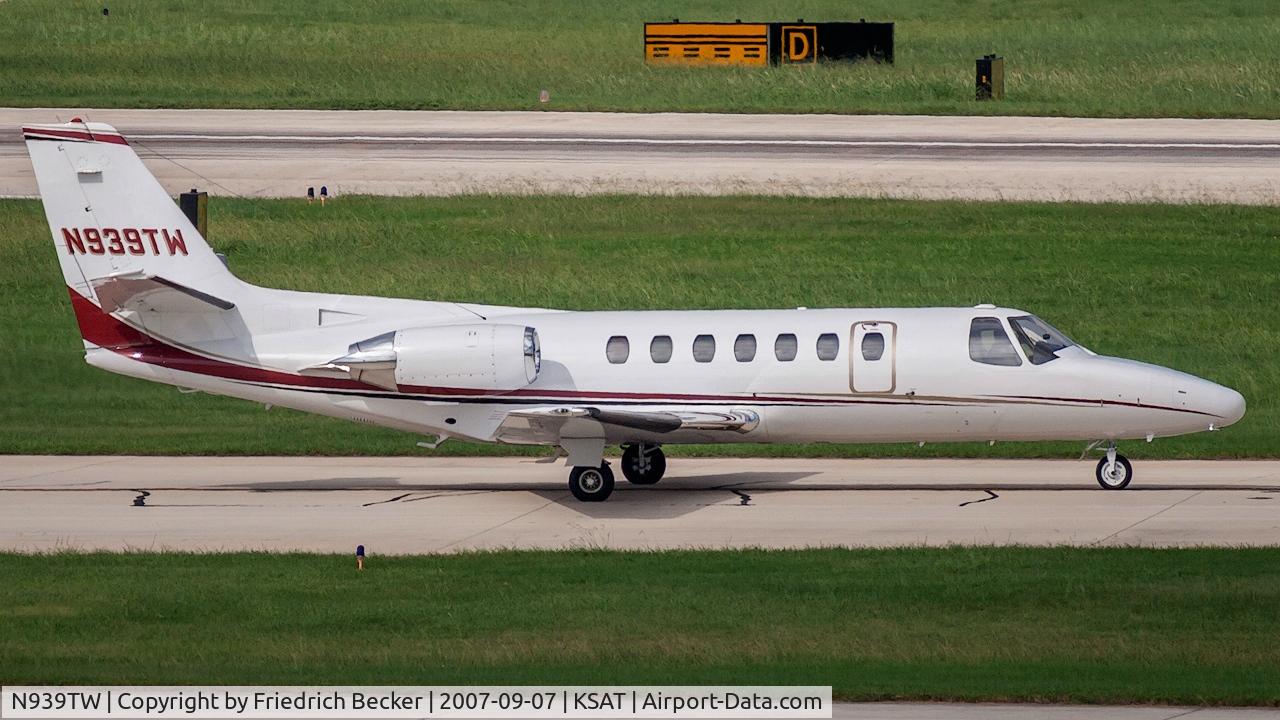 N939TW, 1992 Cessna 560 Citation V C/N 560-0185, taxying to the active