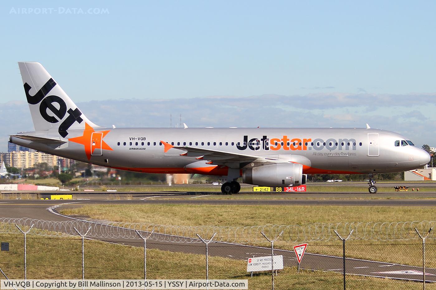 VH-VQB, 2009 Airbus A320-232 C/N 3743, TAXI FROM 34R