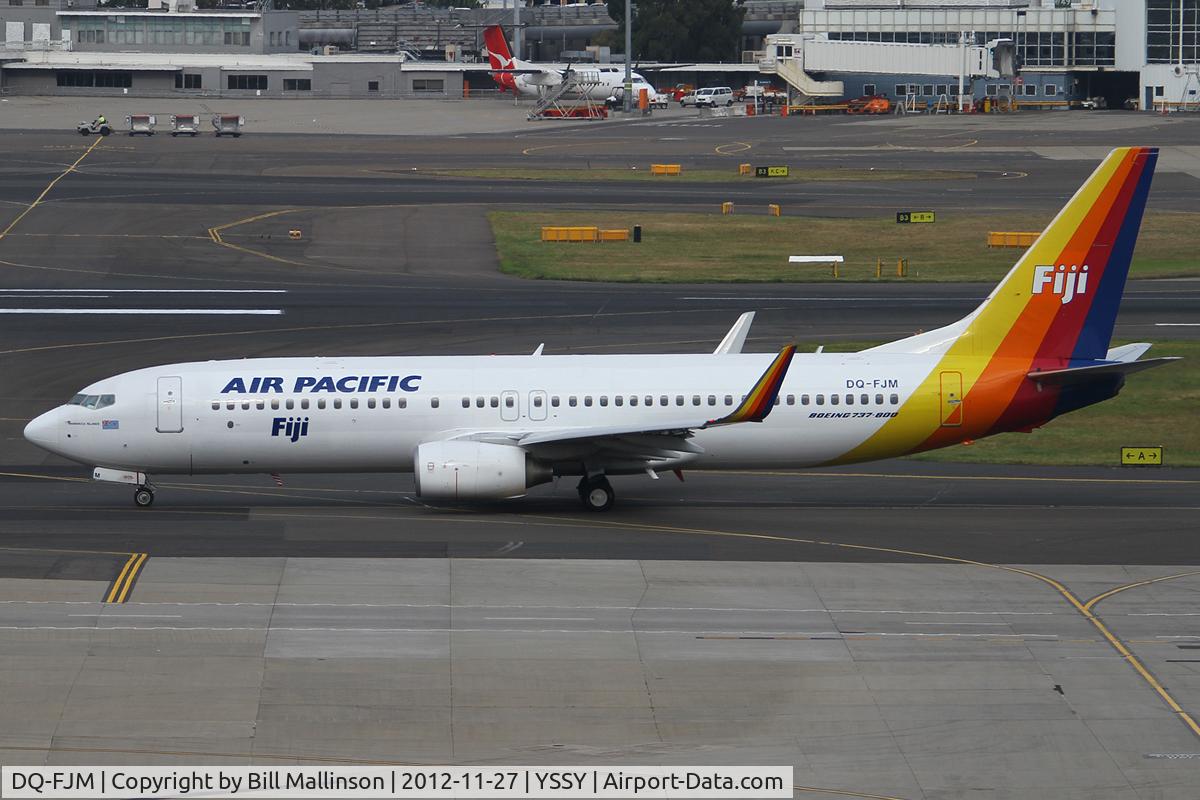 DQ-FJM, 2010 Boeing 737-86J C/N 37754, TAXIING TO 34R