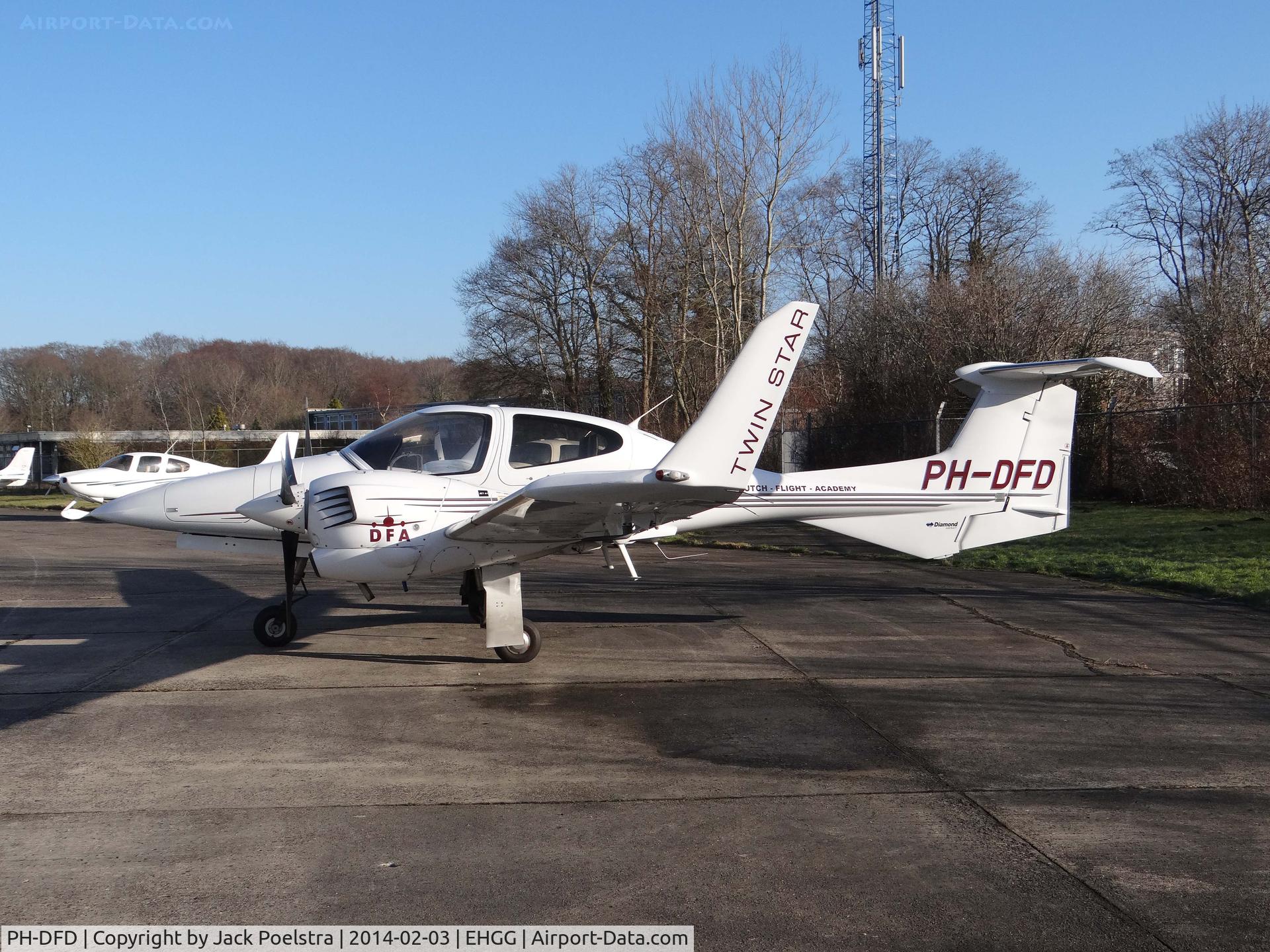 PH-DFD, Diamond DA-42 Twin Star C/N 42-370, DA-42 of the D.F.A. flying school at GRQ