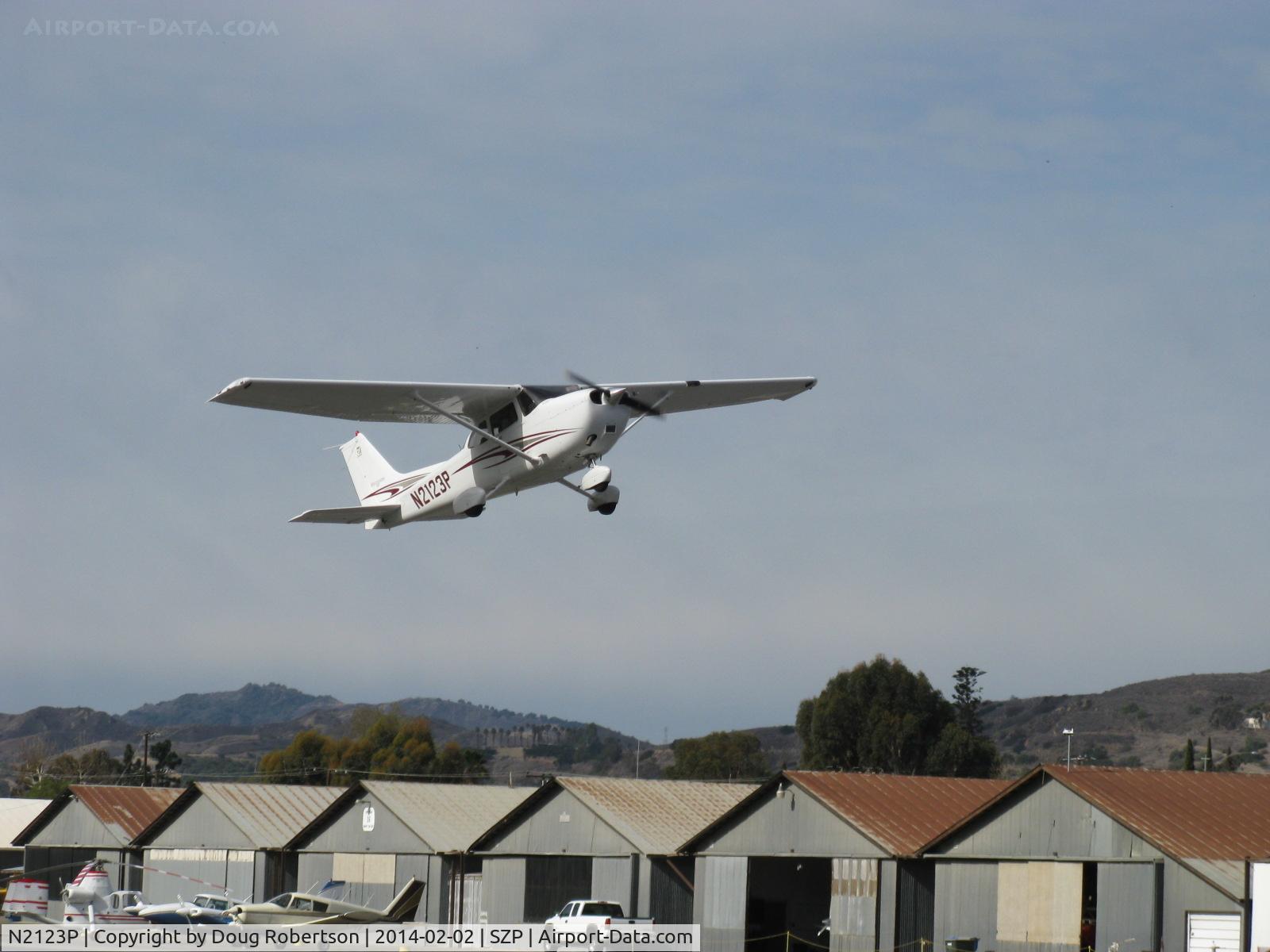 N2123P, 2005 Cessna 172S C/N 172S10000, 2005 Cessna 172S SKYHAWK SP, Lycoming IO-360-L2A 180 Hp, CS prop, note the construction/serial # on Aircraft Profile page, takeoff climb Rwy 04