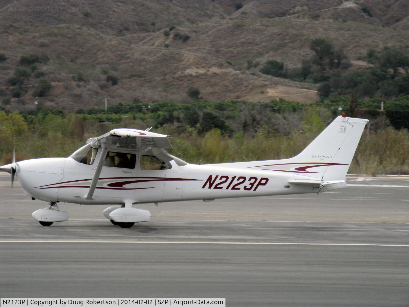 N2123P, 2005 Cessna 172S C/N 172S10000, 2005 Cessna 172S SKYHAWK SP, Lycoming IO-360-L2A 180 Hp, CS prop, taxi to transient ramp after landing Rwy 04