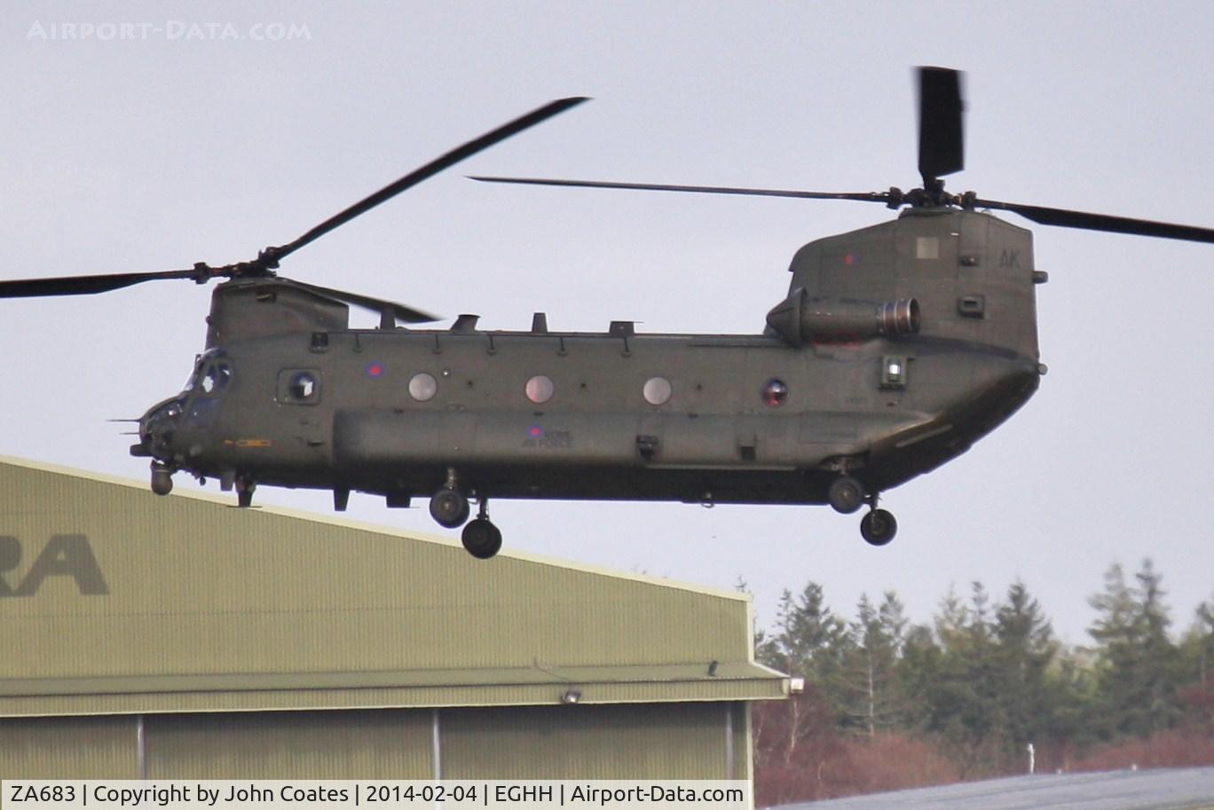 ZA683, Boeing Vertol Chinook HC.4 C/N MA014/M7031, Arriving for a fuel stop