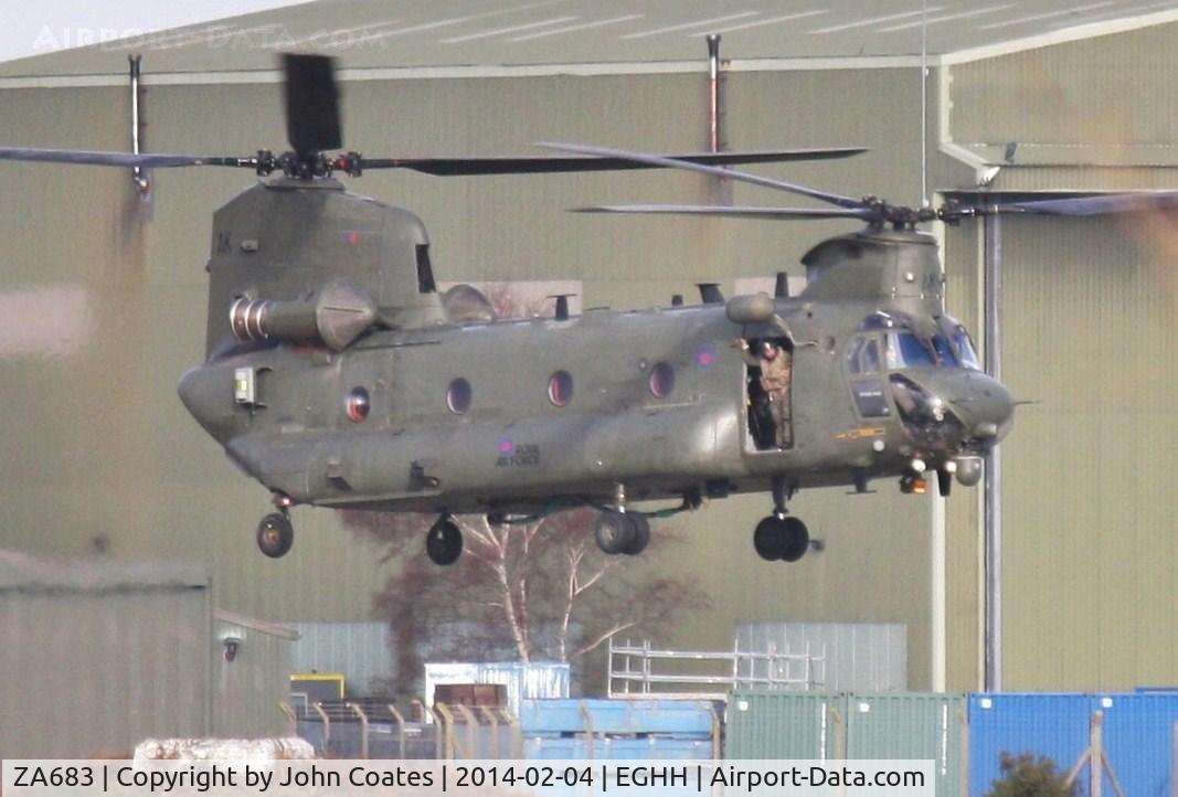 ZA683, Boeing Vertol Chinook HC.4 C/N MA014/M7031, Air taxi after fuelling