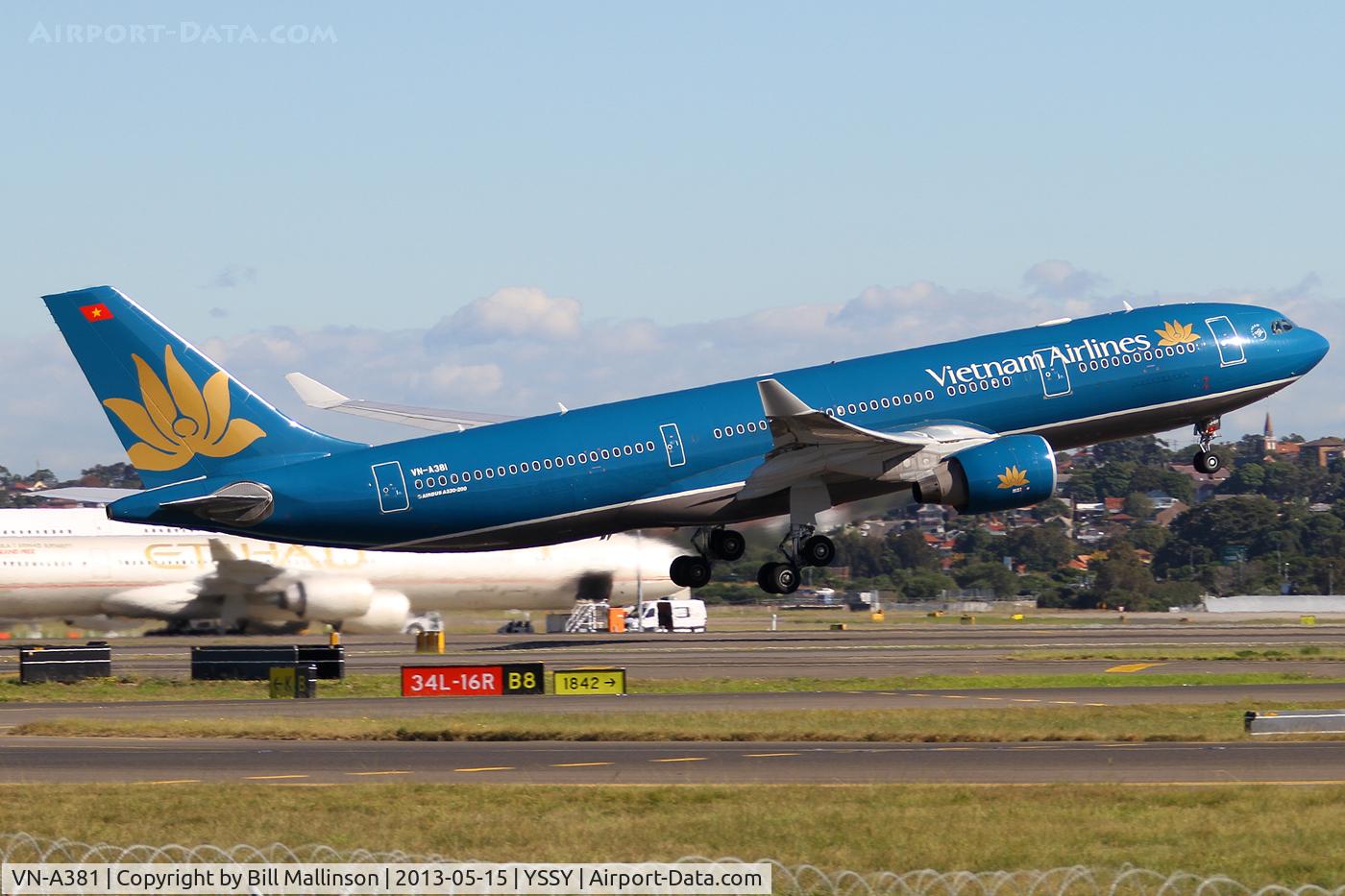 VN-A381, 2011 Airbus A330-223 C/N 1266, AWAY TO SGN-HAN FROM 34L