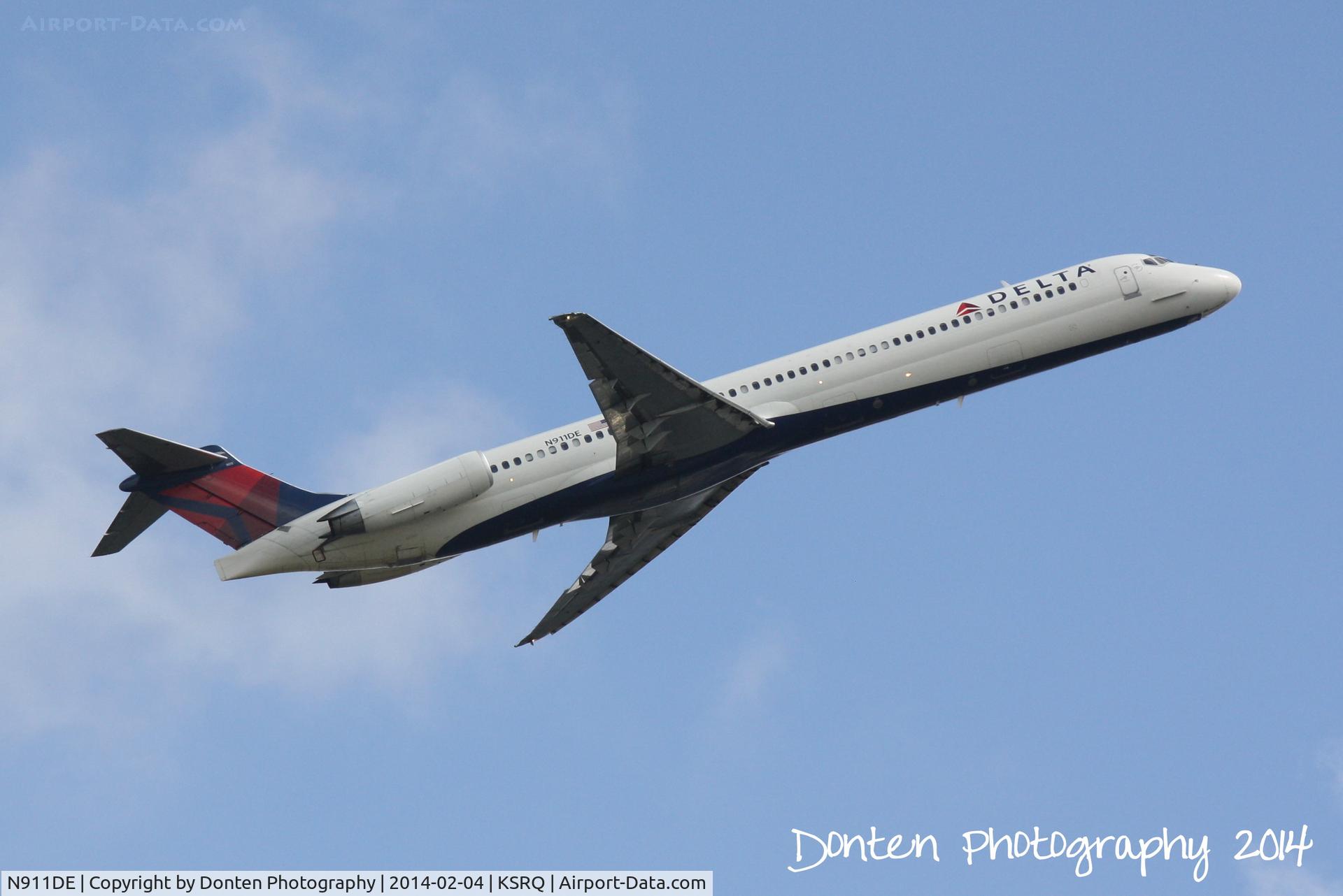 N911DE, 1992 McDonnell Douglas MD-88 C/N 49967, Delta Flight 2298 (N911DE) departs Sarasota-Bradenton International Airport enroute to Hartsfield-Jackson Atlanta International Airport