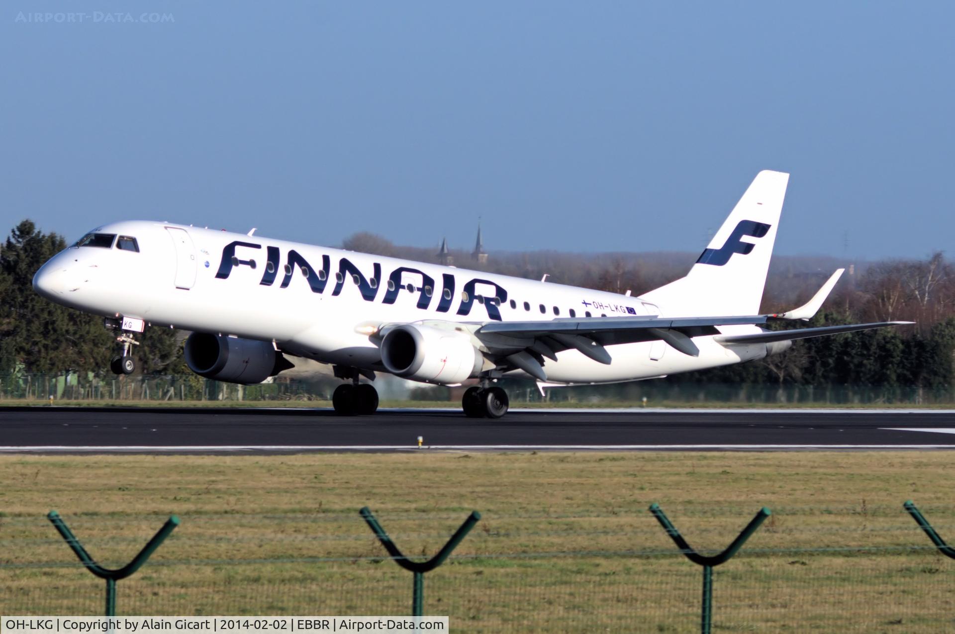 OH-LKG, 2007 Embraer 190LR (ERJ-190-100LR) C/N 19000079, Landing